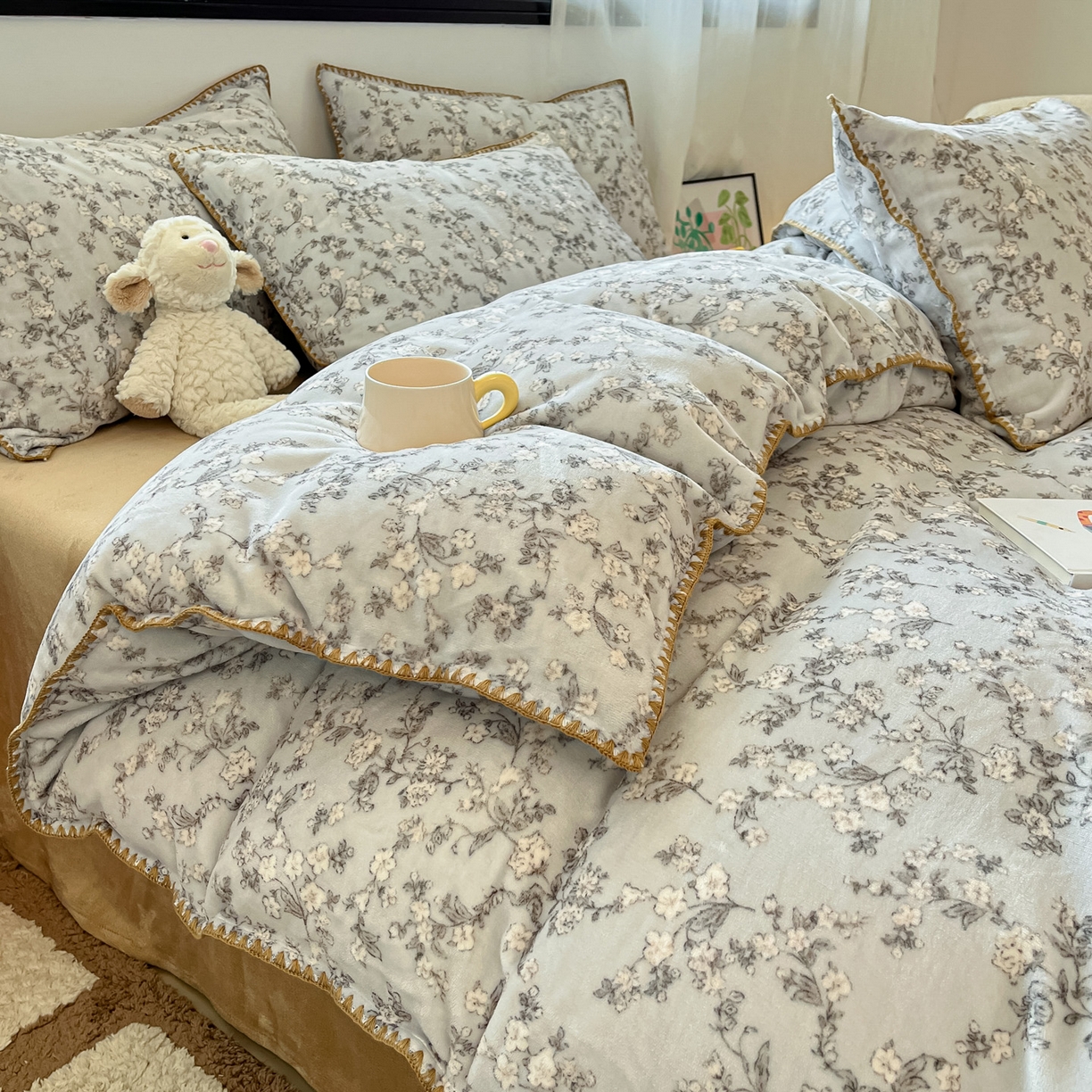 如一 2025高克重牛奶绒印花三角针工艺四件套 暗香