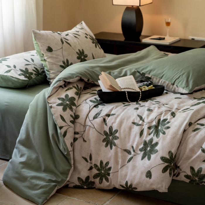 91家纺网 家纺一手货源 找家纺 眷恋家纺 2025新款全棉贡缎磨毛数码印花四件套 花解语-绿