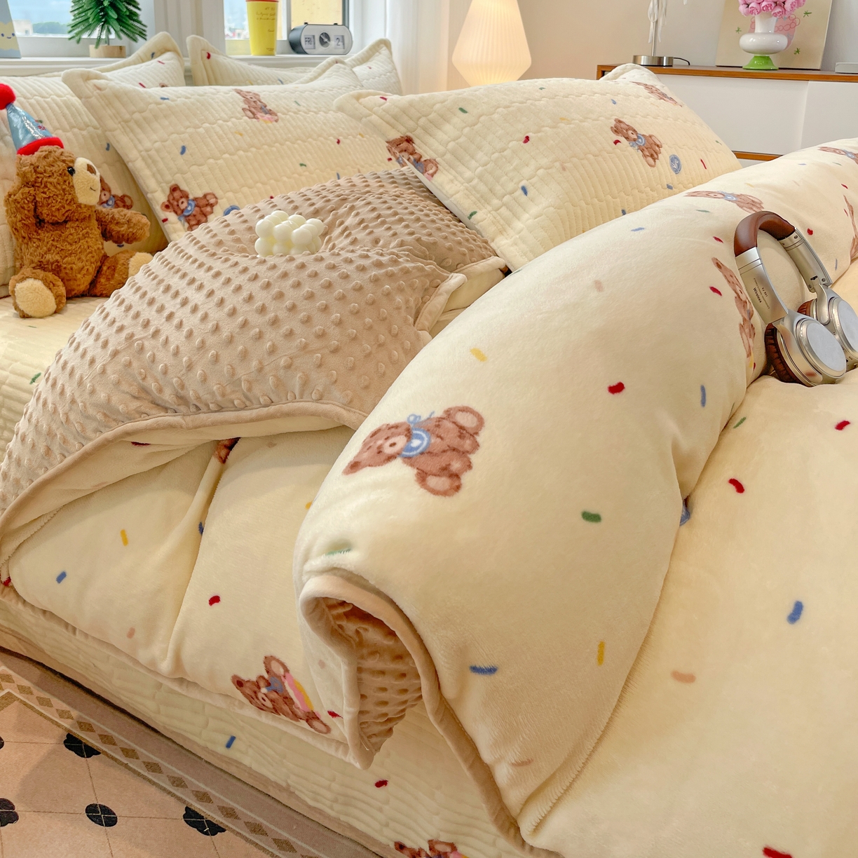 91家纺网 家纺一手货源 找家纺 （总）元熙 2025新款印花小清新韩国绒牛奶绒豆豆床盖四件套