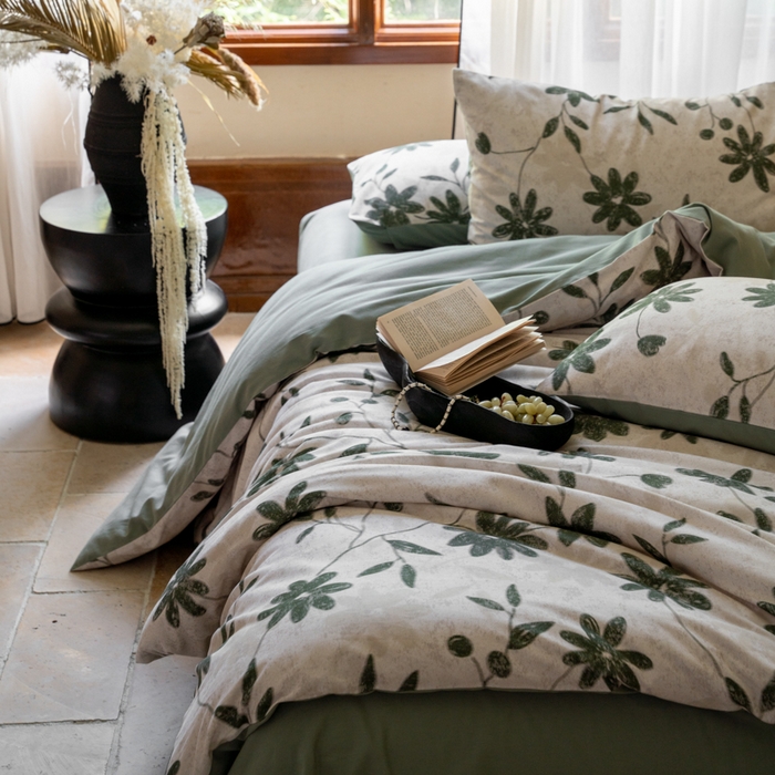 91家纺网 家纺一手货源 找家纺 眷恋家纺 2025新款全棉贡缎磨毛数码印花四件套 花解语-绿