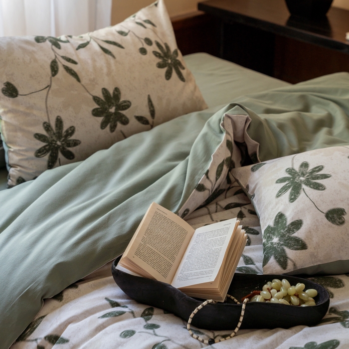 91家纺网 家纺一手货源 找家纺 眷恋家纺 2025新款全棉贡缎磨毛数码印花四件套 花解语-绿