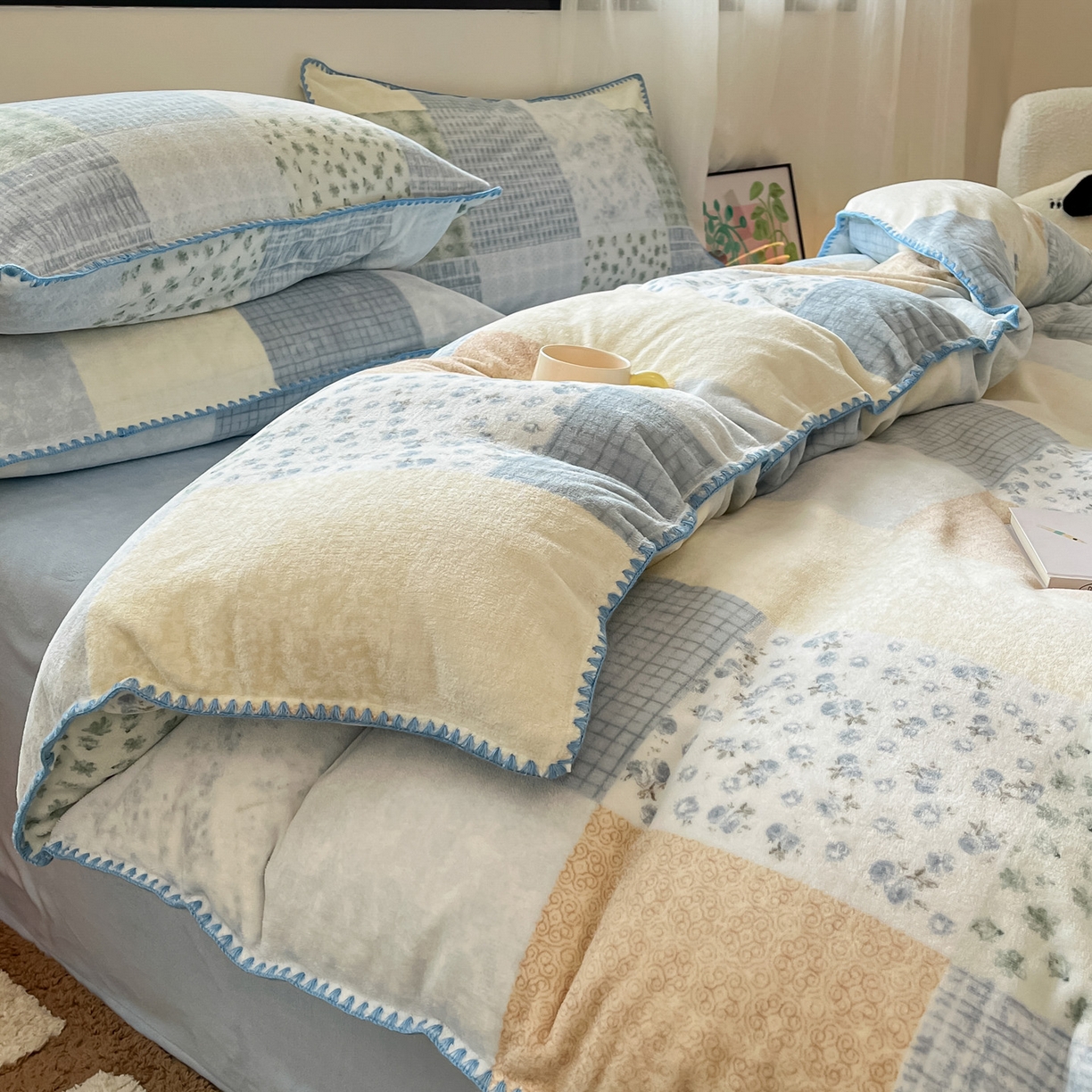 91家纺网 家纺一手货源 找家纺 如一 2025高克重牛奶绒印花三角针工艺四件套 花期