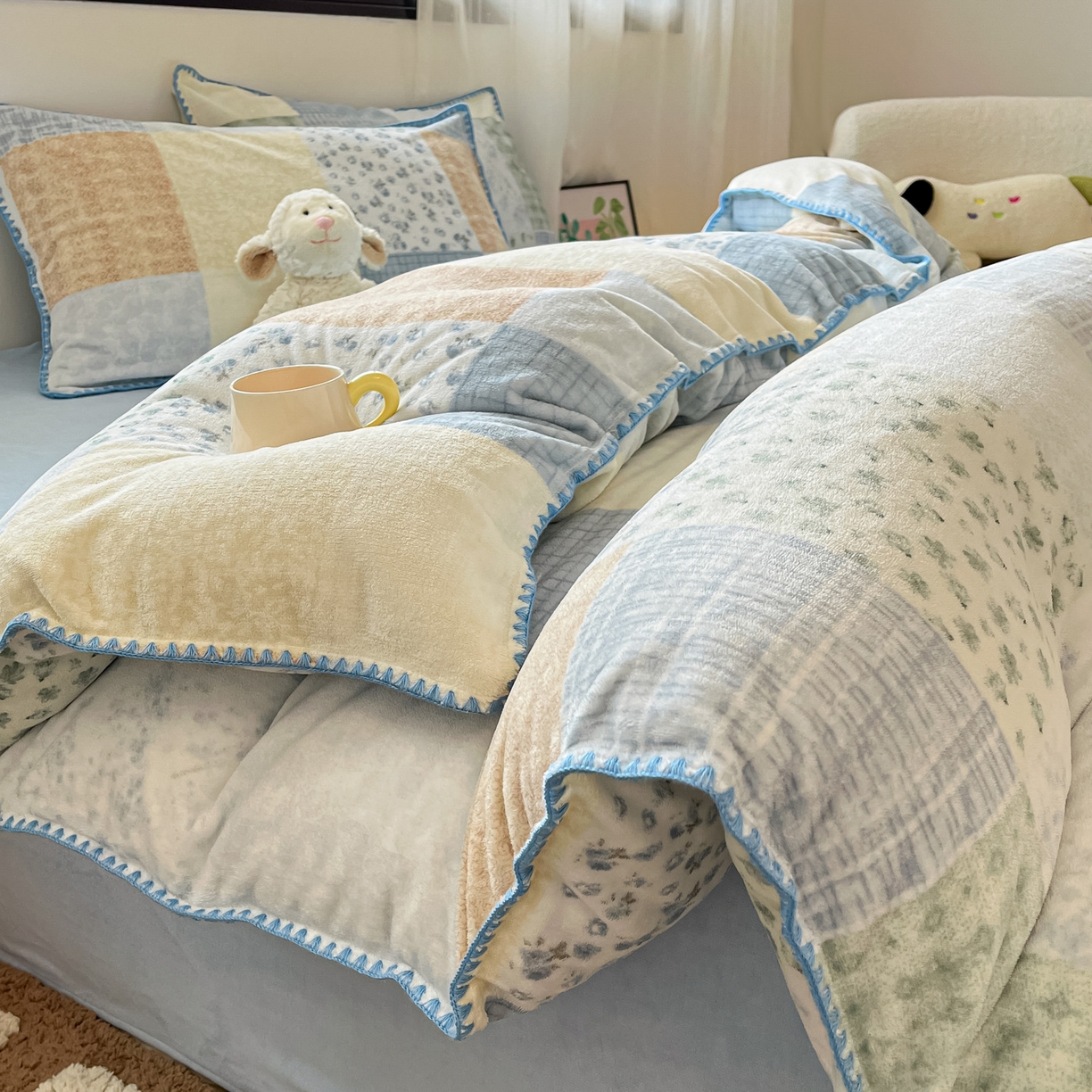 91家纺网 家纺一手货源 找家纺 如一 2025高克重牛奶绒印花三角针工艺四件套 花期