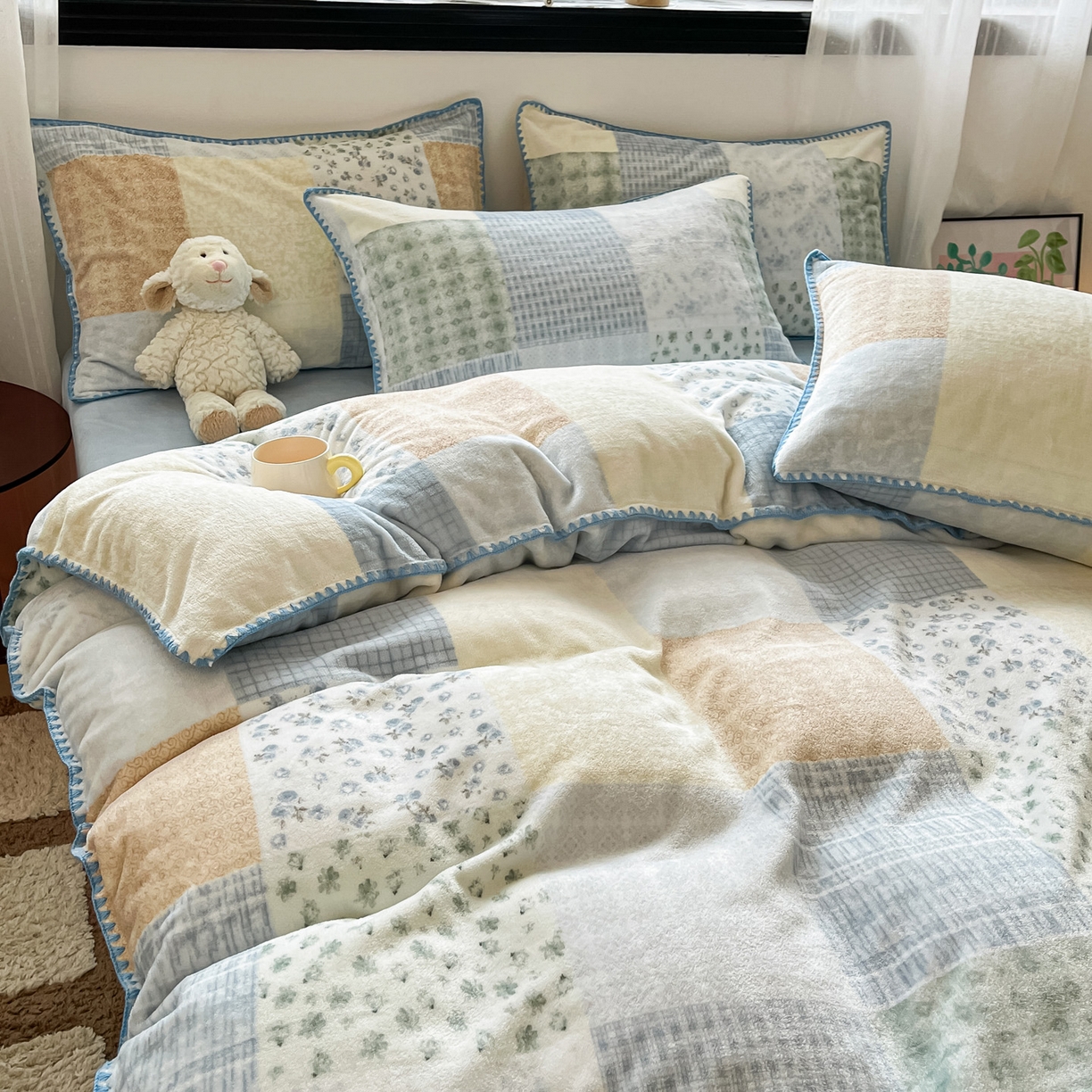 91家纺网 家纺一手货源 找家纺 如一 2025高克重牛奶绒印花三角针工艺四件套 花期