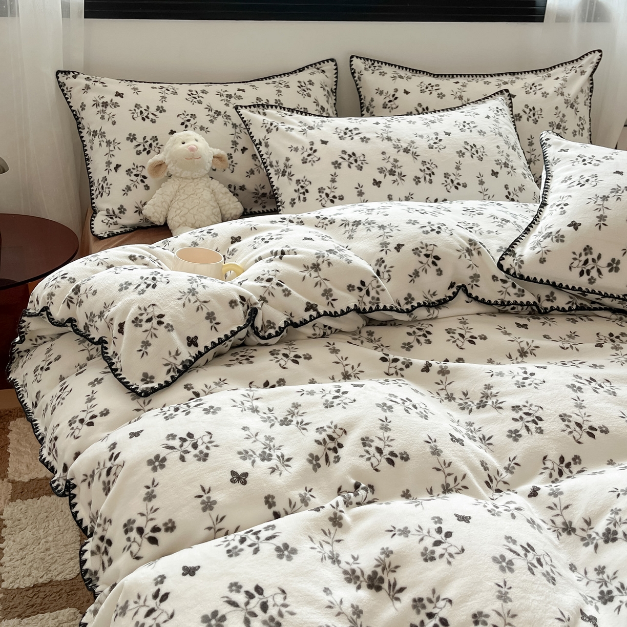 91家纺网 家纺一手货源 找家纺 如一 2025高克重牛奶绒印花三角针工艺四件套 楼兰