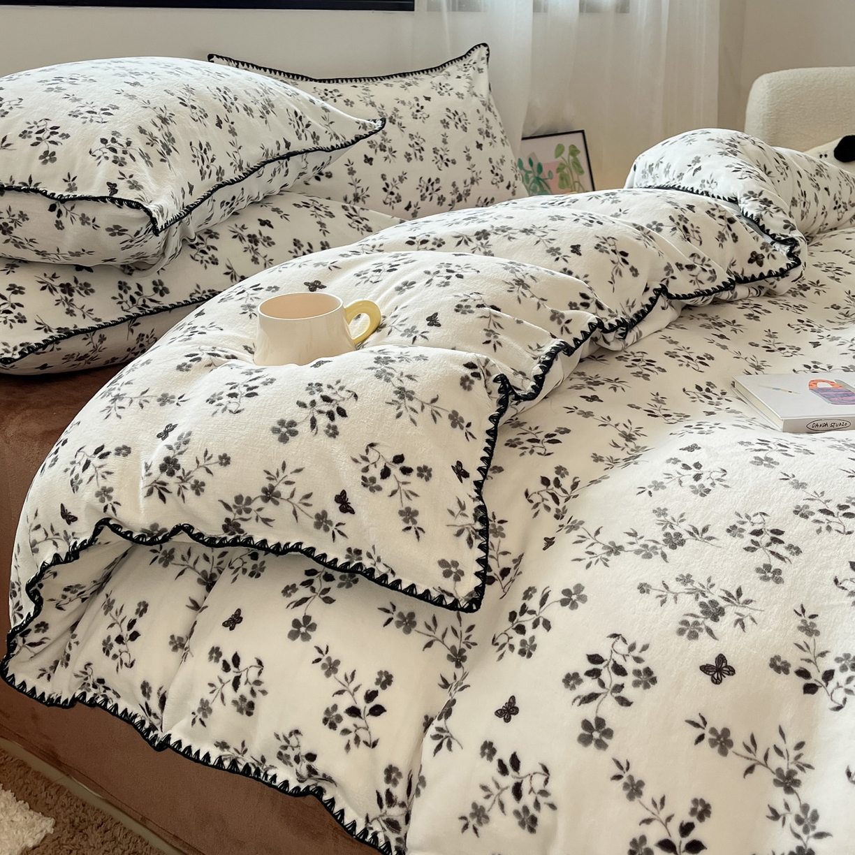 91家纺网 家纺一手货源 找家纺 如一 2025高克重牛奶绒印花三角针工艺四件套 楼兰