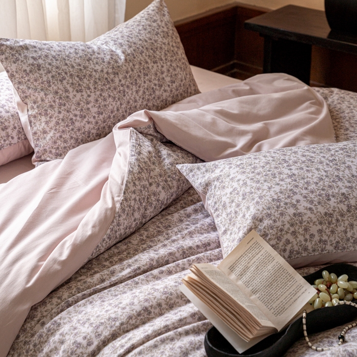 91家纺网 家纺一手货源 找家纺 眷恋家纺 2025新款全棉贡缎磨毛数码印花四件套 珑葵-白