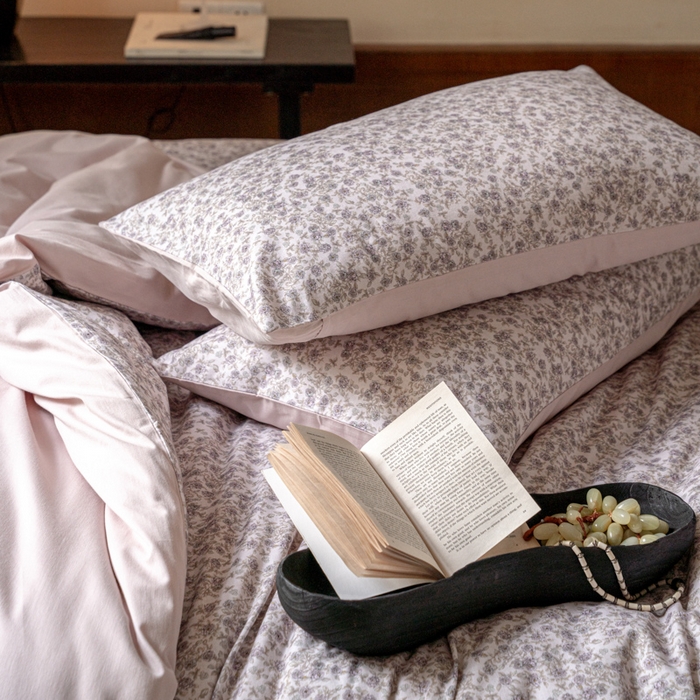 91家纺网 家纺一手货源 找家纺 眷恋家纺 2025新款全棉贡缎磨毛数码印花四件套 珑葵-白