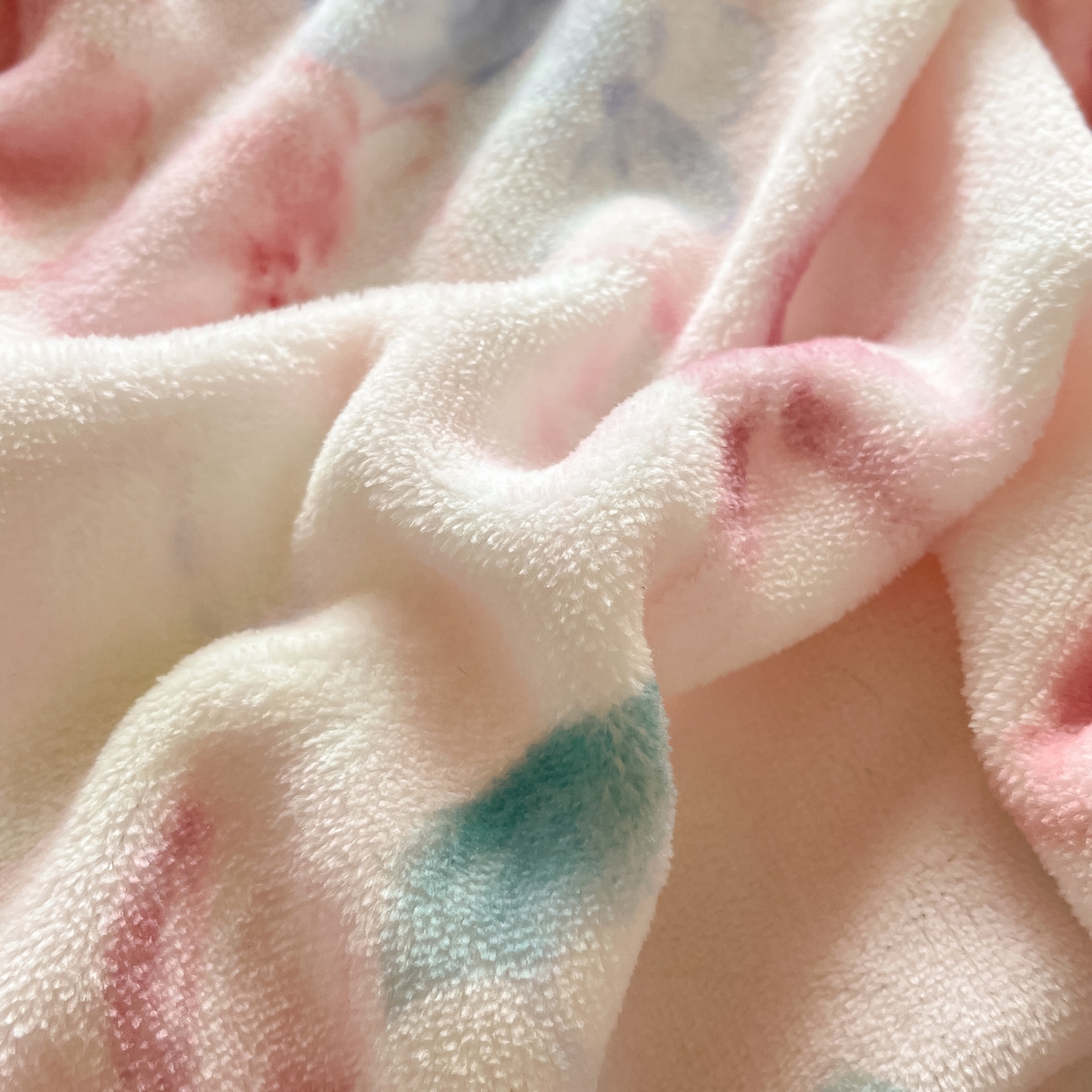 91家纺网 家纺一手货源 找家纺 如一 2025高克重牛奶绒印花三角针工艺四件套 薇朵