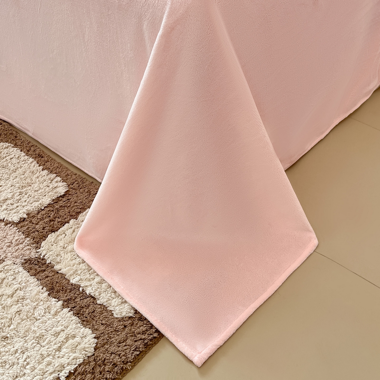 91家纺网 家纺一手货源 找家纺 如一 2025高克重牛奶绒印花三角针工艺四件套 薇朵