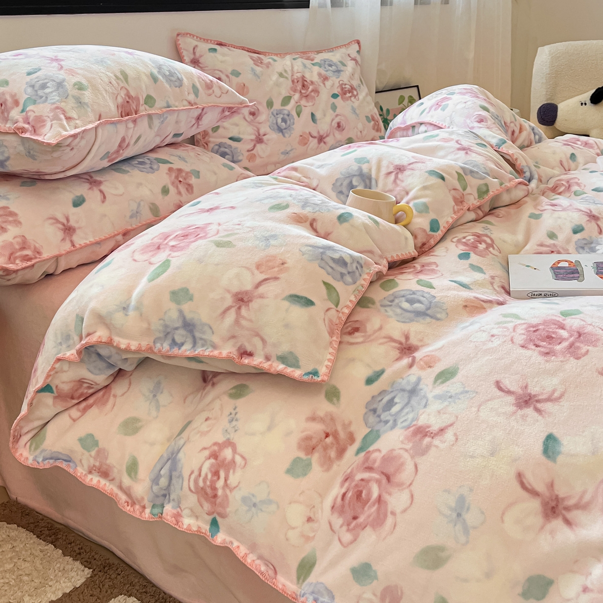 91家纺网 家纺一手货源 找家纺 如一 2025高克重牛奶绒印花三角针工艺四件套 薇朵