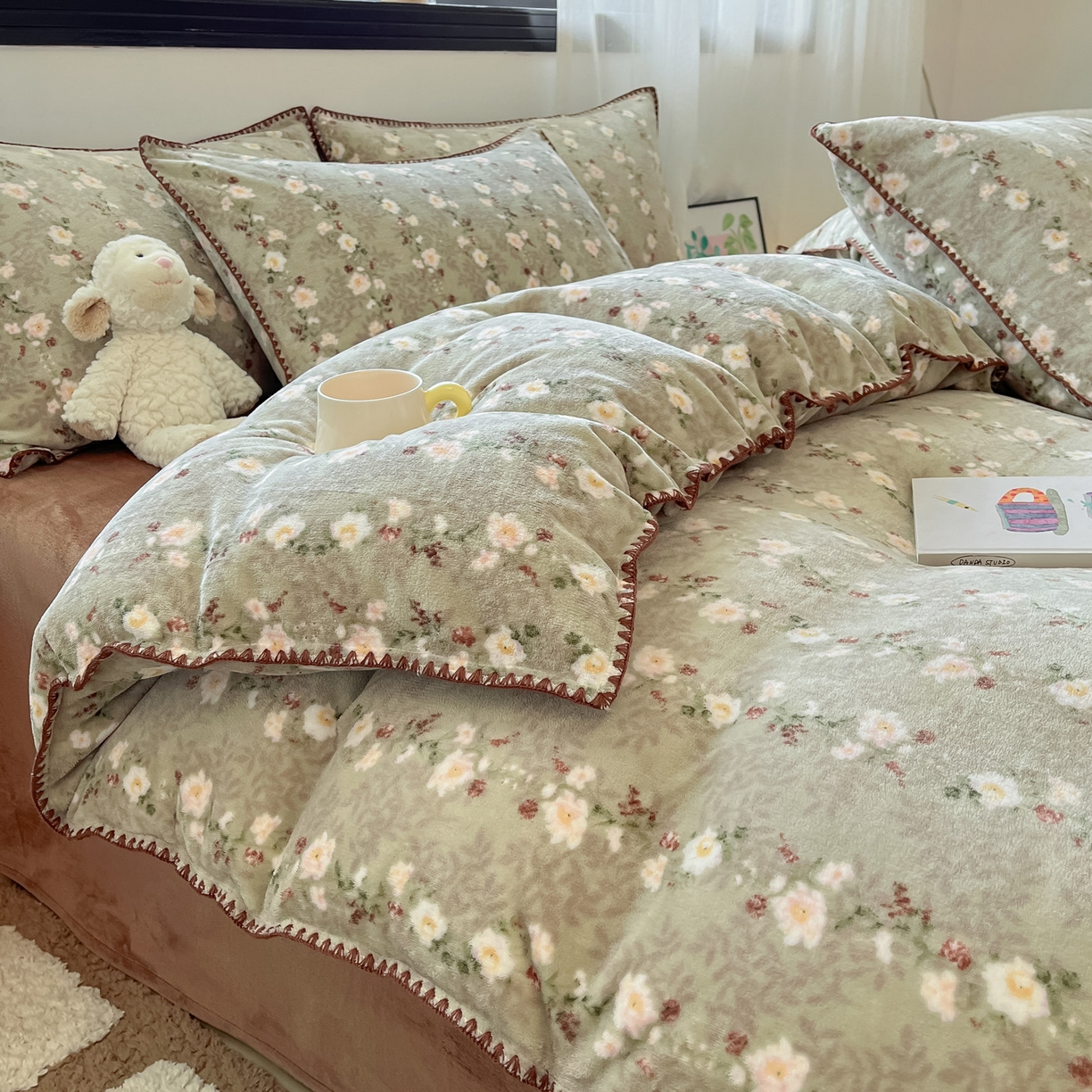 如一 2025高克重牛奶绒印花三角针工艺四件套 香榭