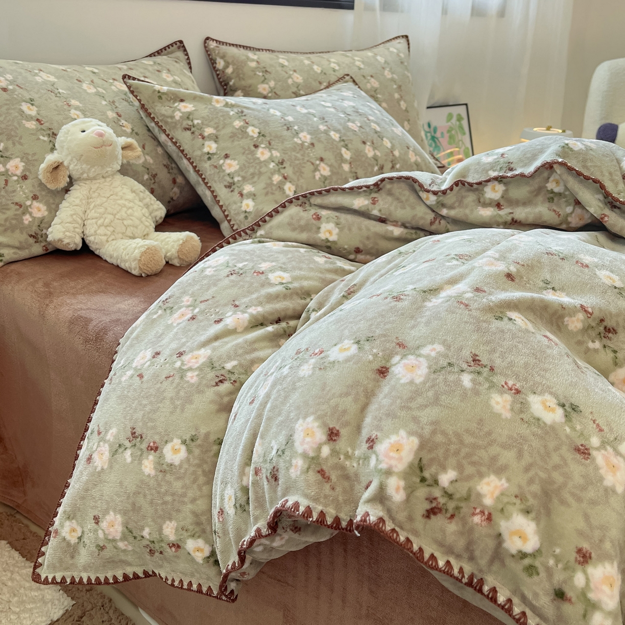 91家纺网 家纺一手货源 找家纺 如一 2025高克重牛奶绒印花三角针工艺四件套 香榭