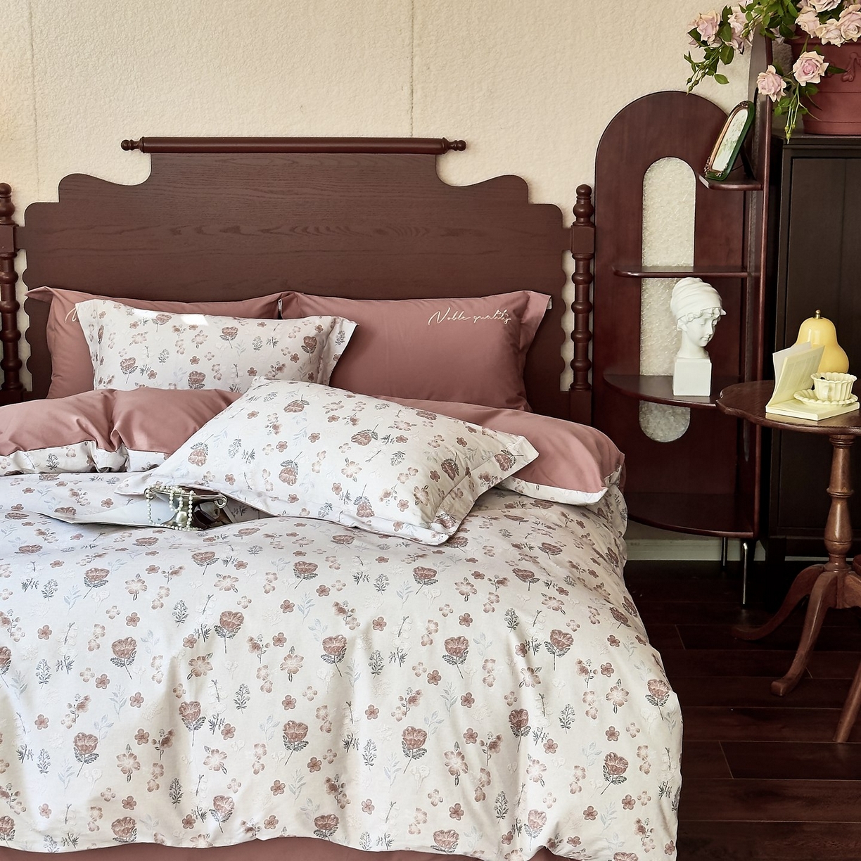 91家纺网 家纺一手货源 找家纺 由丽家纺 2025新款亲肤全棉纯棉磨毛印加绣四件套 沐风-咖