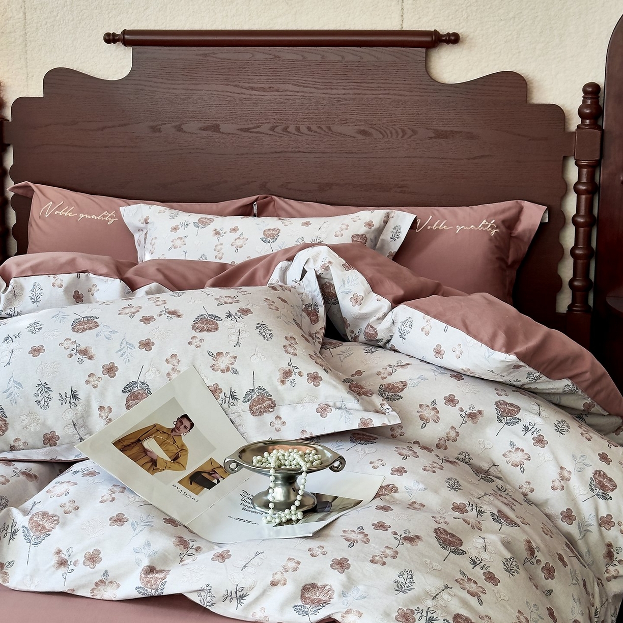 91家纺网 家纺一手货源 找家纺 由丽家纺 2025新款亲肤全棉纯棉磨毛印加绣四件套 沐风-咖