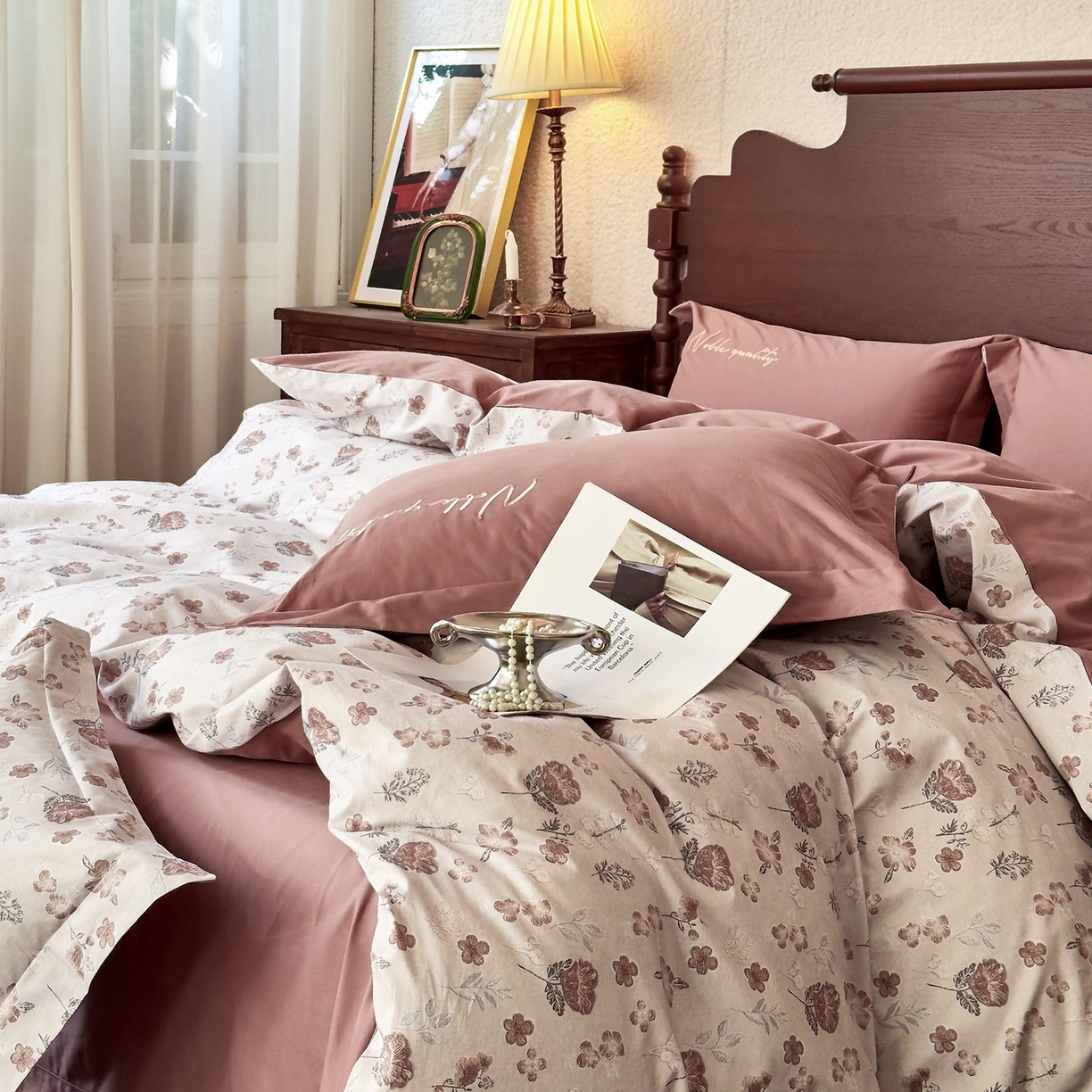 91家纺网 家纺一手货源 找家纺 由丽家纺 2025新款亲肤全棉纯棉磨毛印加绣四件套 沐风-咖