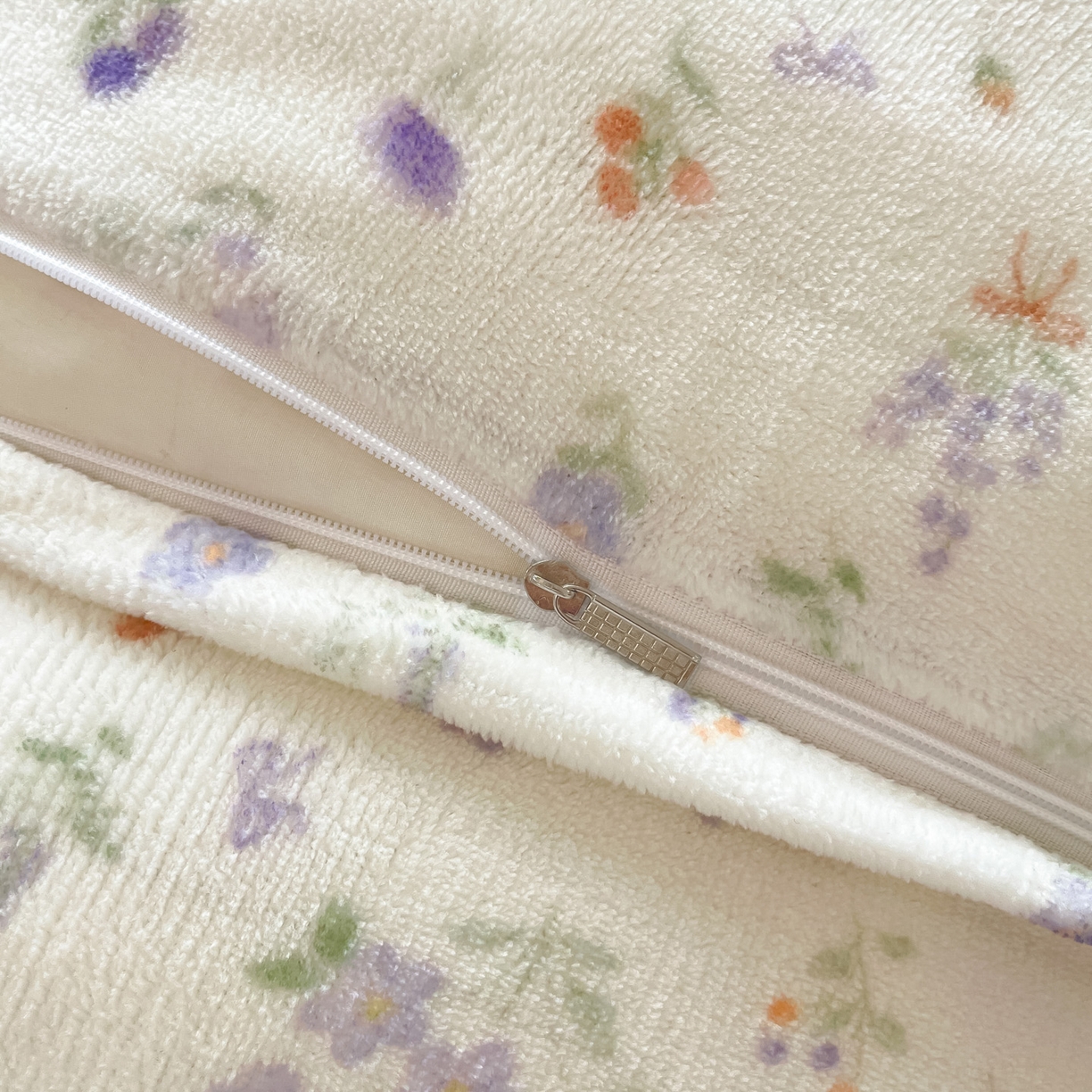 91家纺网 家纺一手货源 找家纺 如一 2025高克重牛奶绒印花三角针工艺四件套 芽青