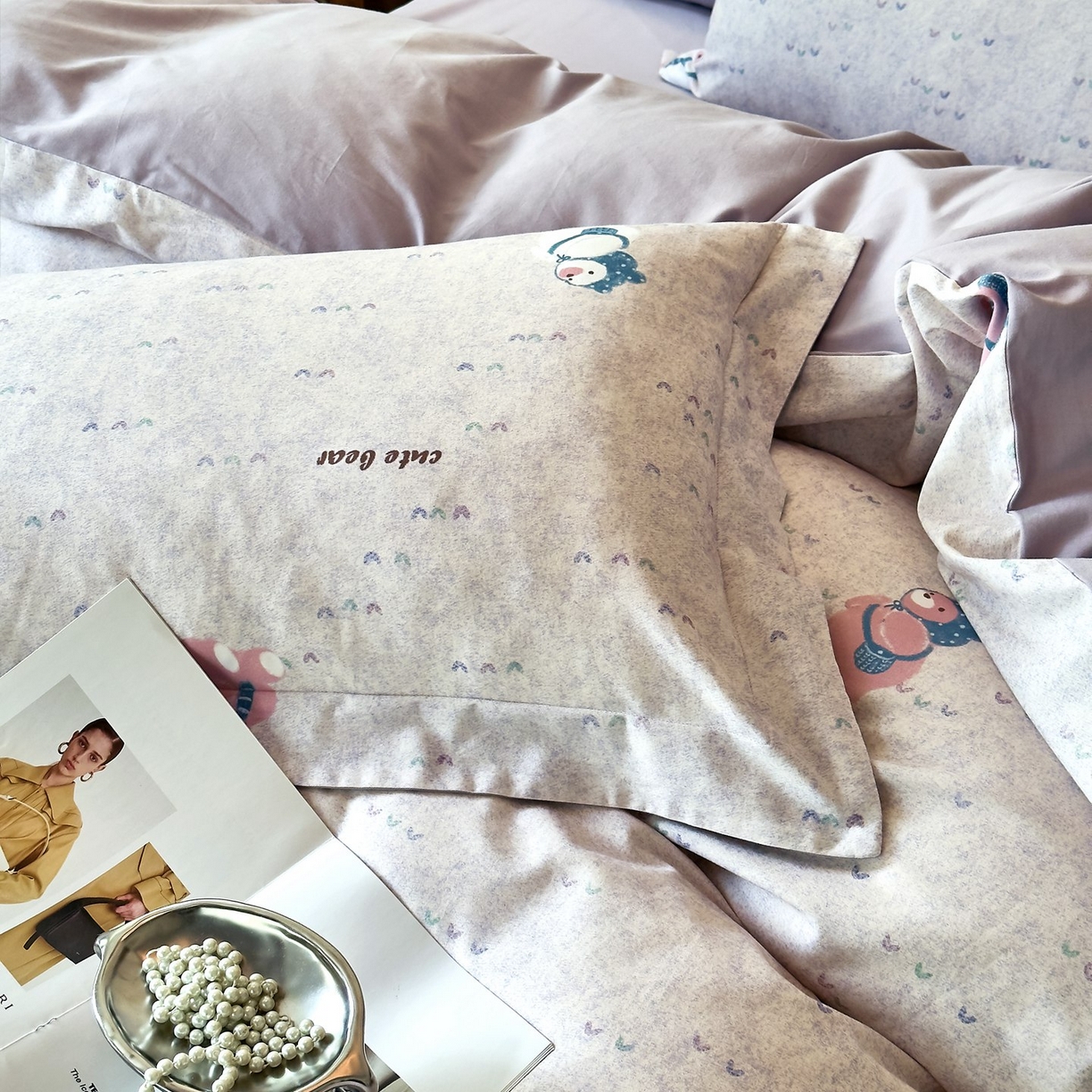 91家纺网 家纺一手货源 找家纺 由丽家纺 2025新款亲肤全棉纯棉磨毛印加绣四件套 幸福熊-米