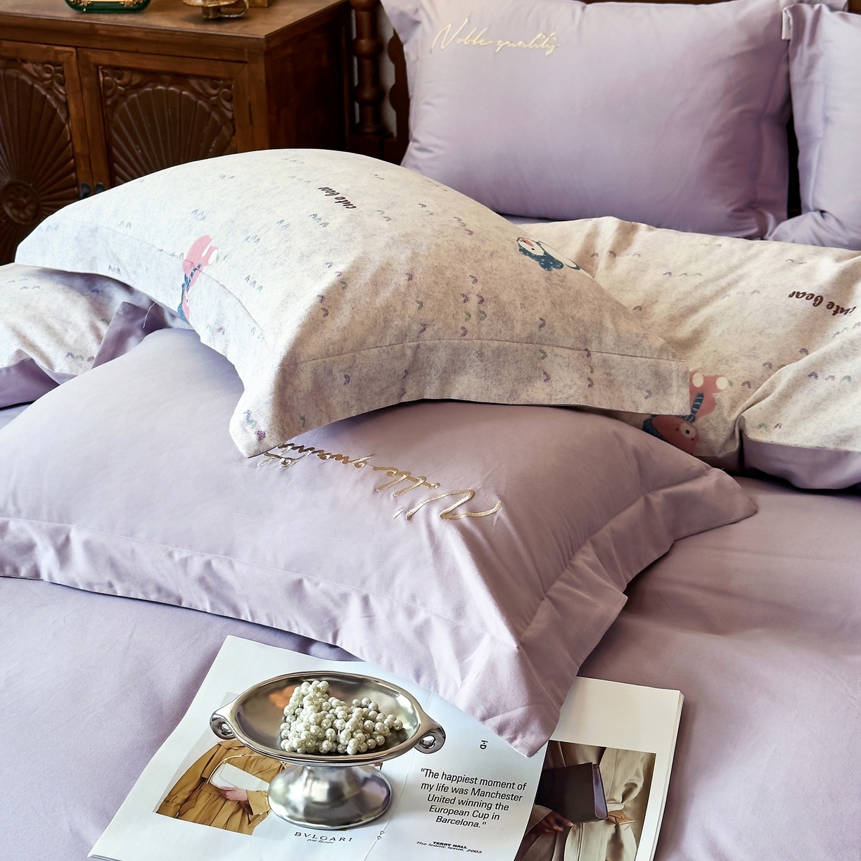 91家纺网 家纺一手货源 找家纺 由丽家纺 2025新款亲肤全棉纯棉磨毛印加绣四件套 幸福熊-米