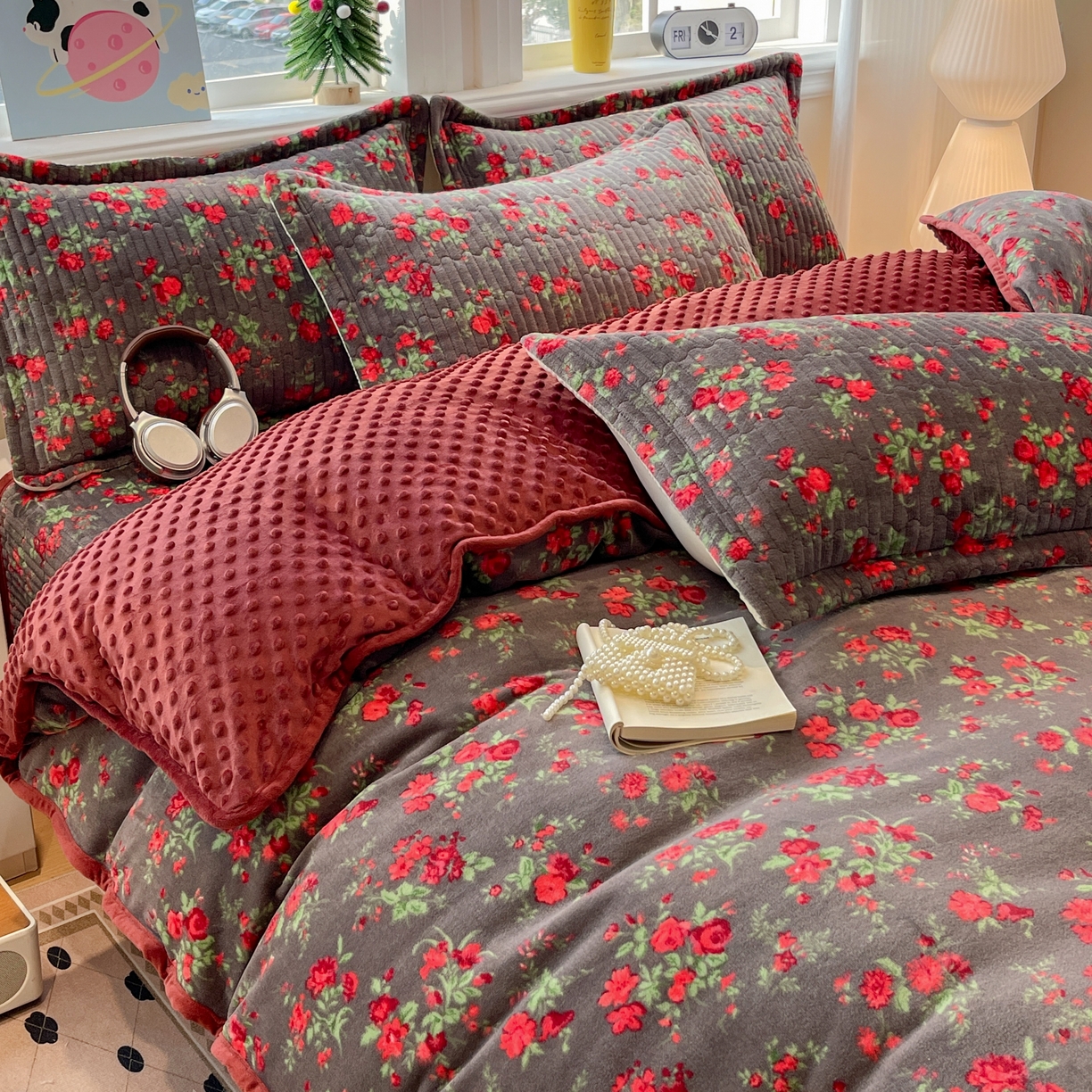 91家纺网 家纺一手货源 找家纺 元熙 2025新款印花小清新韩国绒牛奶绒豆豆床盖四件套 玫瑰故事