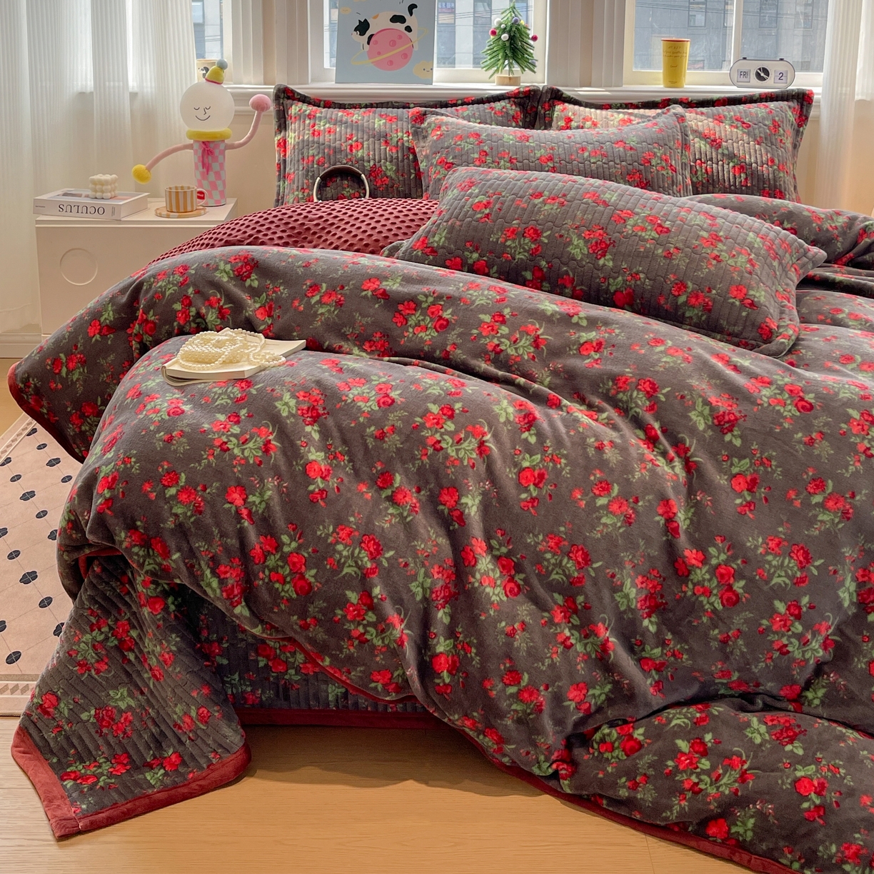 91家纺网 家纺一手货源 找家纺 元熙 2025新款印花小清新韩国绒牛奶绒豆豆床盖四件套 玫瑰故事