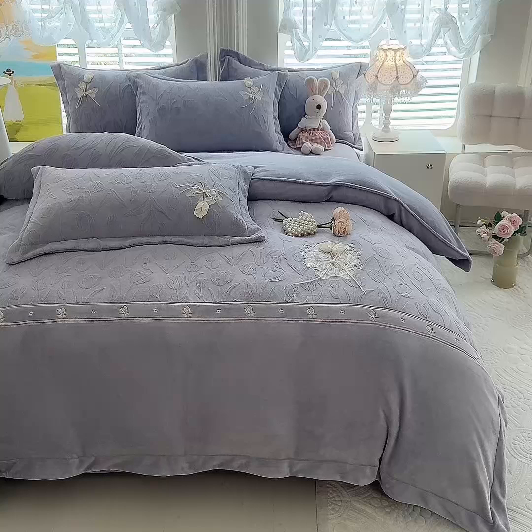 91家纺网 家纺一手货源 找家纺 （总）艾唯希家纺 2025新款韩版全消光雕花绒工艺四件套牛奶绒-郁金之恋