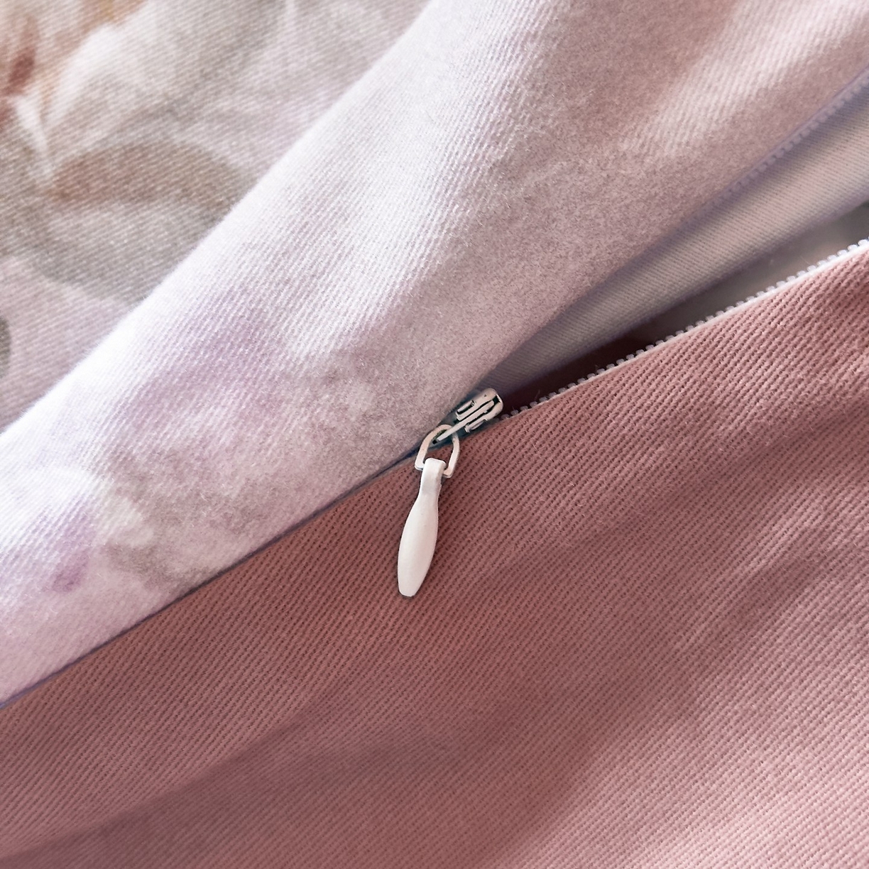 91家纺网 家纺一手货源 找家纺 由丽家纺 2025新款亲肤全棉纯棉磨毛印加绣四件套 鸢香-豆沙