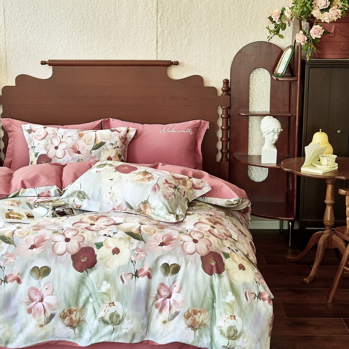 91家纺网 家纺一手货源 找家纺 由丽家纺 2025新款亲肤全棉纯棉磨毛印加绣四件套 鸢香-红