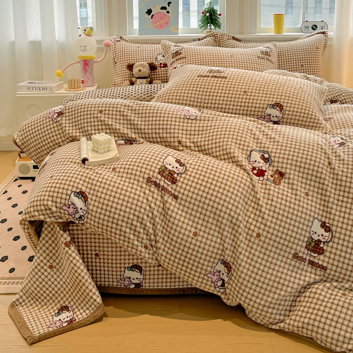 91家纺网 家纺一手货源 找家纺 元熙 2025新款印花小清新韩国绒牛奶绒豆豆床盖四件套 美拉德猫