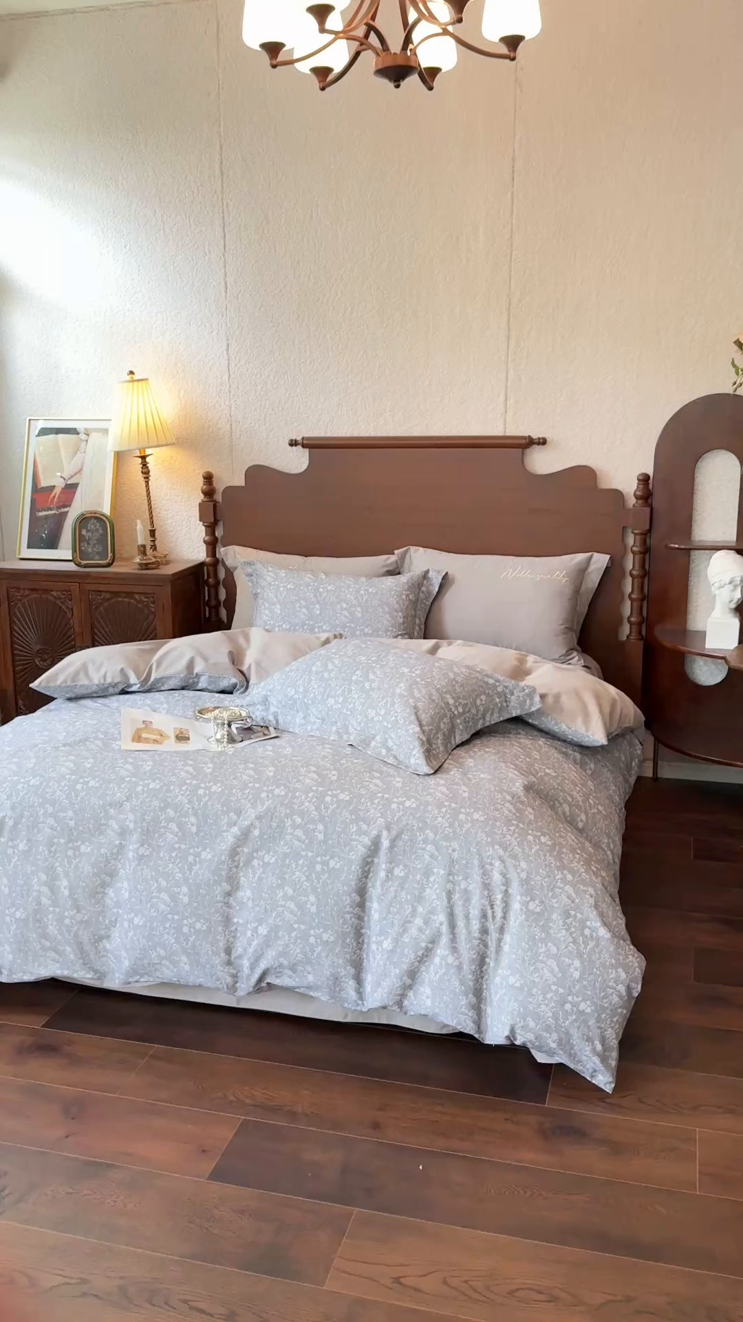 91家纺网 家纺一手货源 找家纺 由丽家纺 2025新款亲肤全棉纯棉磨毛印加绣四件套 枝韵-灰