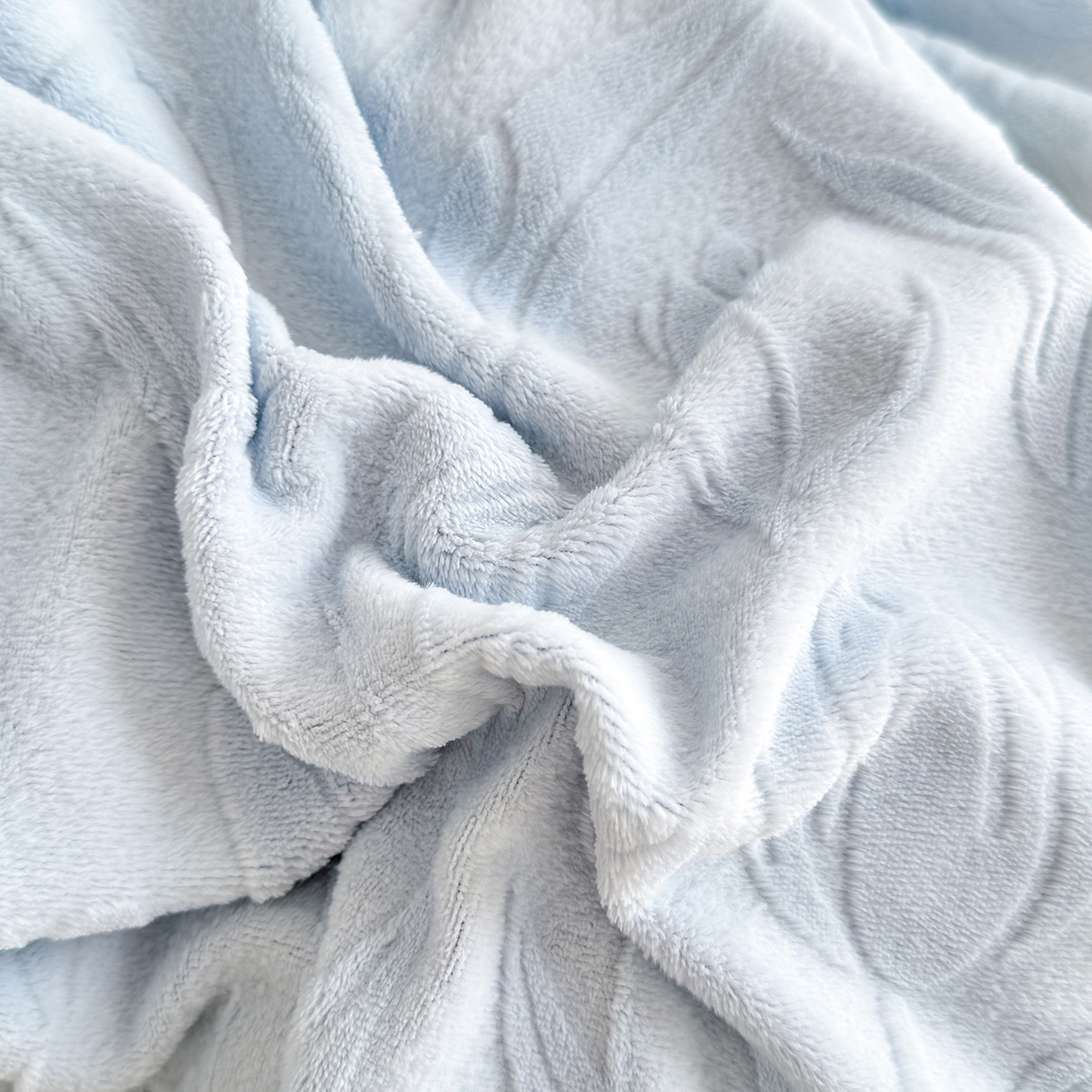 91家纺网 家纺一手货源 找家纺 艾唯希家纺 2025新款韩版全消光雕花绒工艺四件套牛奶绒-郁金之恋 郁金之恋-蓝