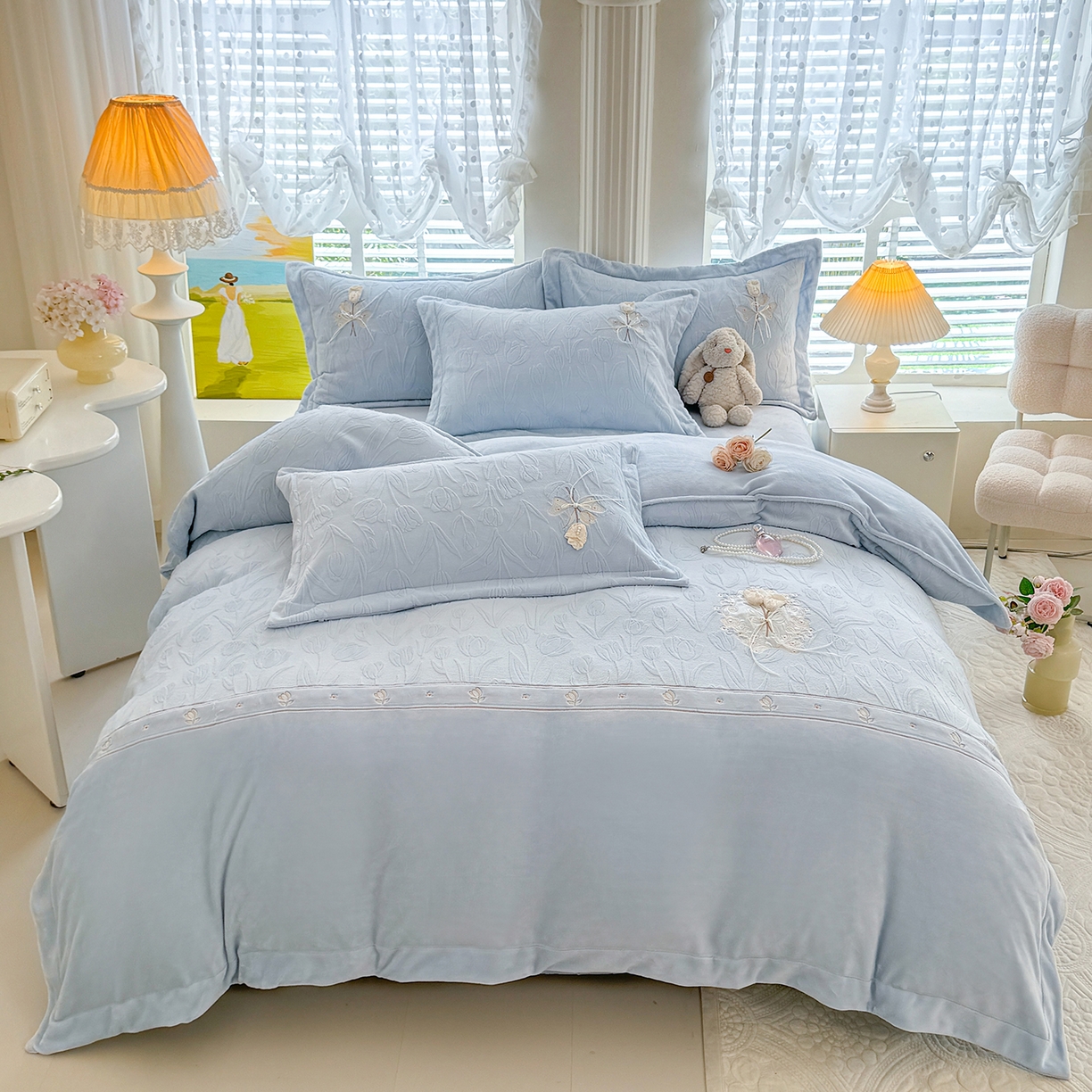 91家纺网 家纺一手货源 找家纺 艾唯希家纺 2025新款韩版全消光雕花绒工艺四件套牛奶绒-郁金之恋 郁金之恋-蓝