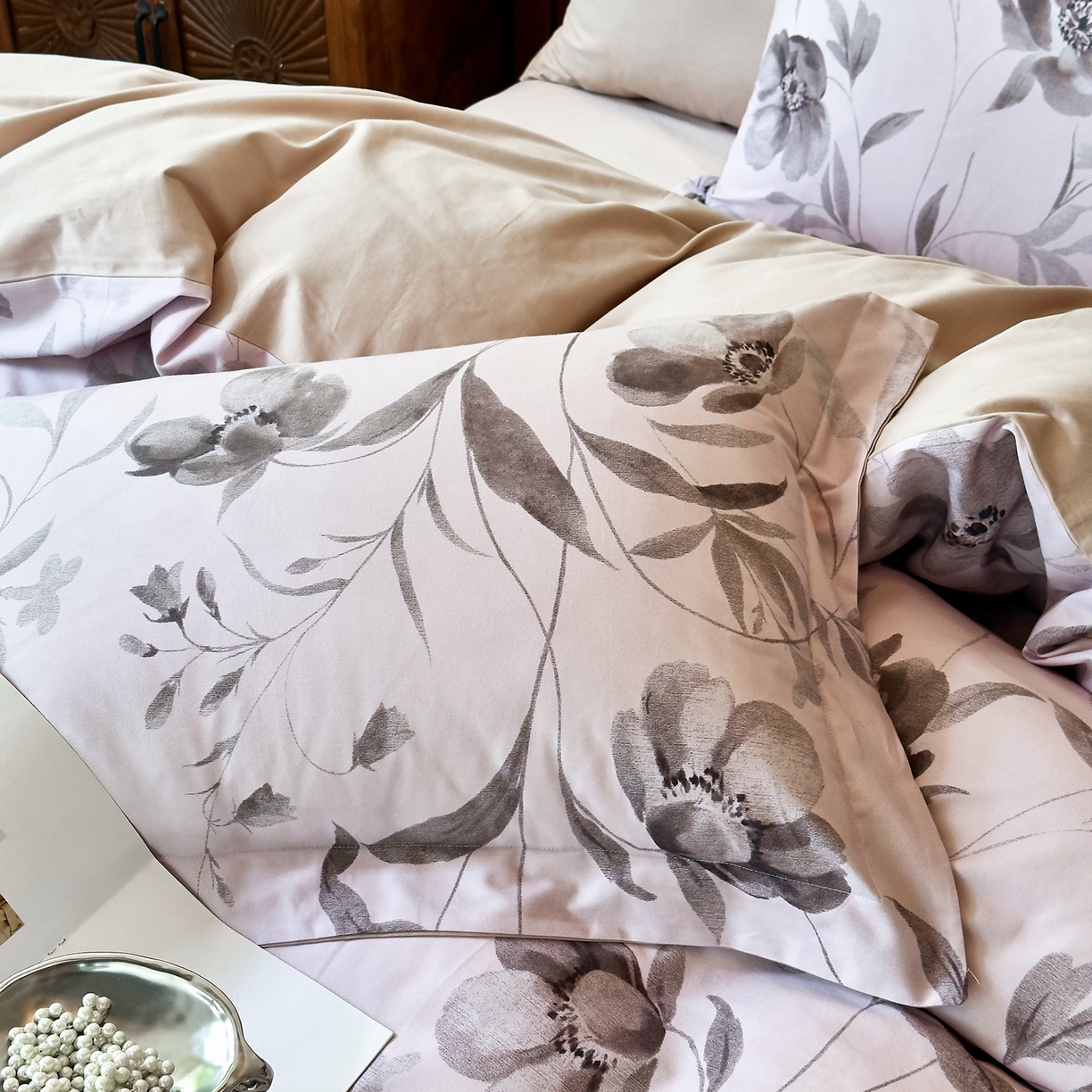 91家纺网 家纺一手货源 找家纺 由丽家纺 2025新款亲肤全棉纯棉磨毛印加绣四件套 知茵-豆沙