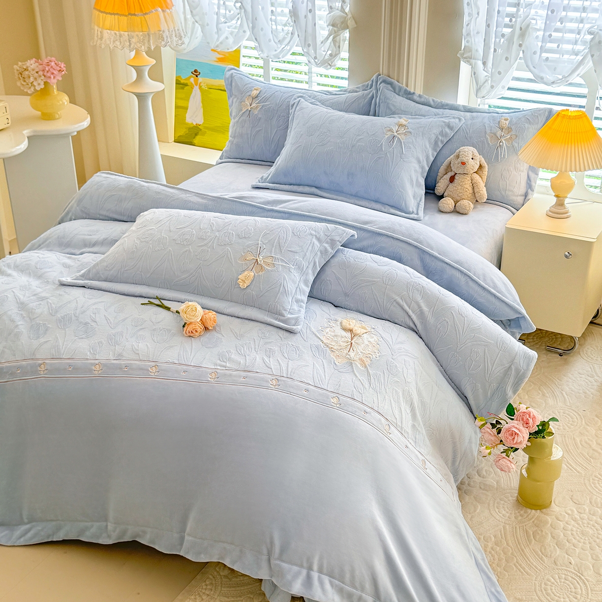 91家纺网 家纺一手货源 找家纺 艾唯希家纺 2025新款韩版全消光雕花绒工艺四件套牛奶绒-郁金之恋 郁金之恋-蓝