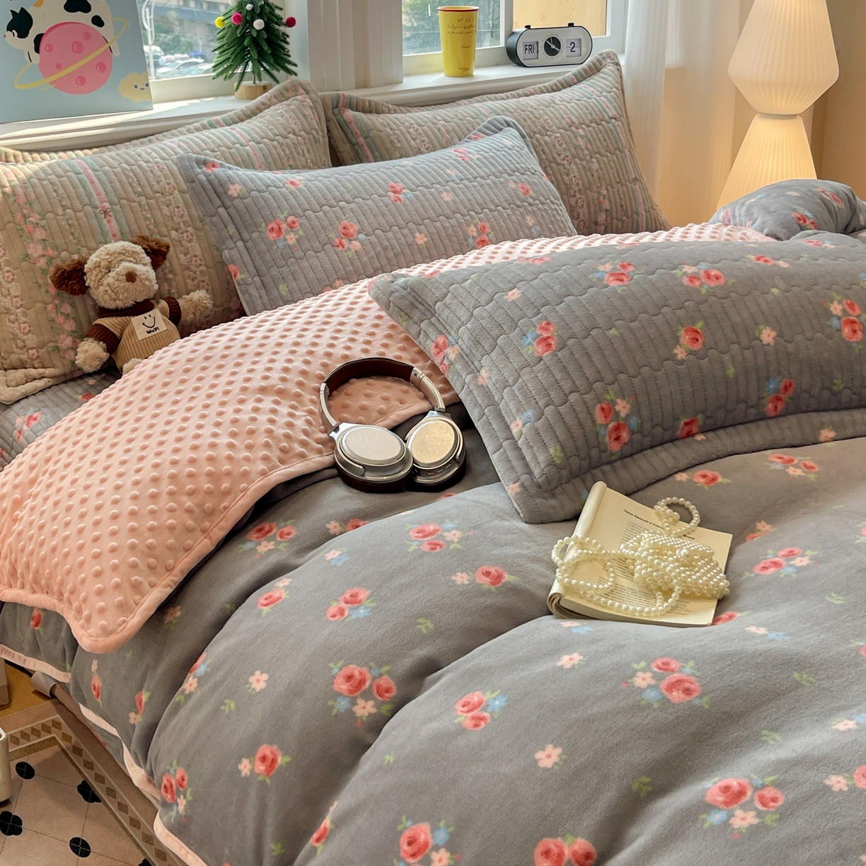 91家纺网 家纺一手货源 找家纺 元熙 2025新款印花小清新韩国绒牛奶绒豆豆床盖四件套 田园小花