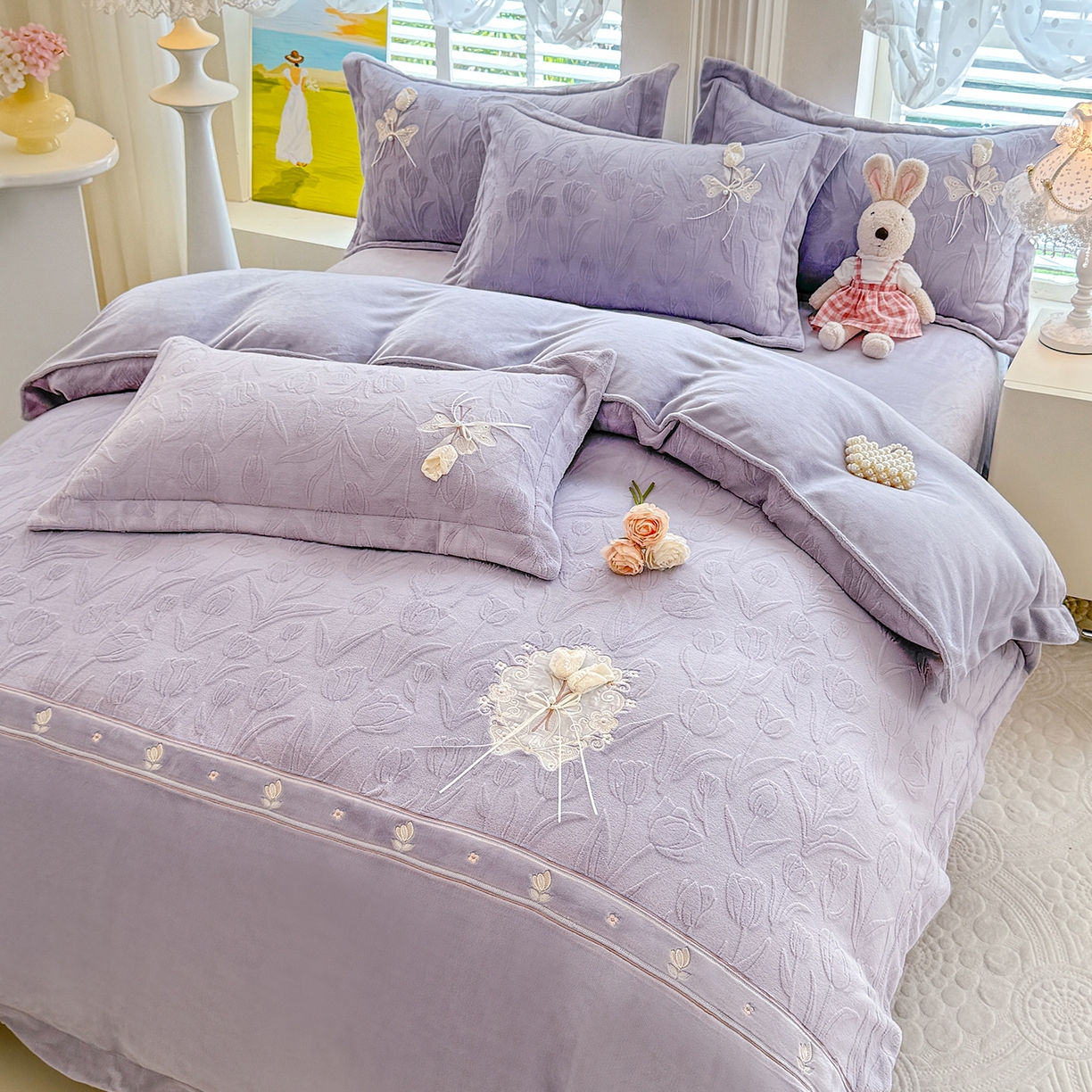 91家纺网 家纺一手货源 找家纺 艾唯希家纺 2025新款韩版全消光雕花绒工艺四件套牛奶绒-郁金之恋 郁金之恋-紫