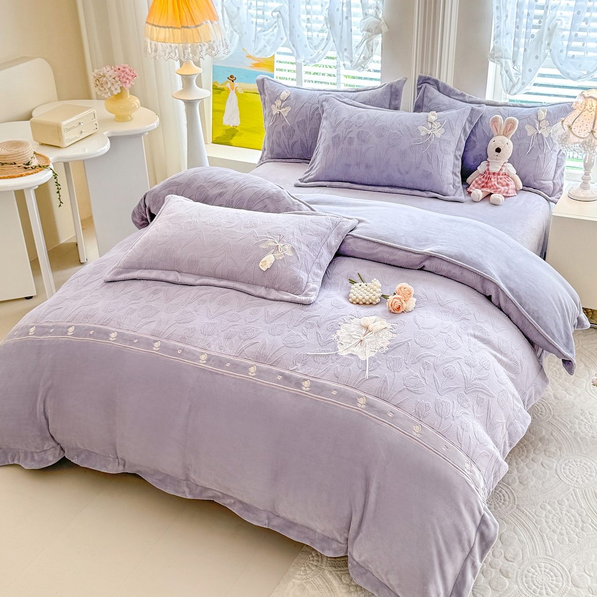 91家纺网 家纺一手货源 找家纺 艾唯希家纺 2025新款韩版全消光雕花绒工艺四件套牛奶绒-郁金之恋 郁金之恋-紫