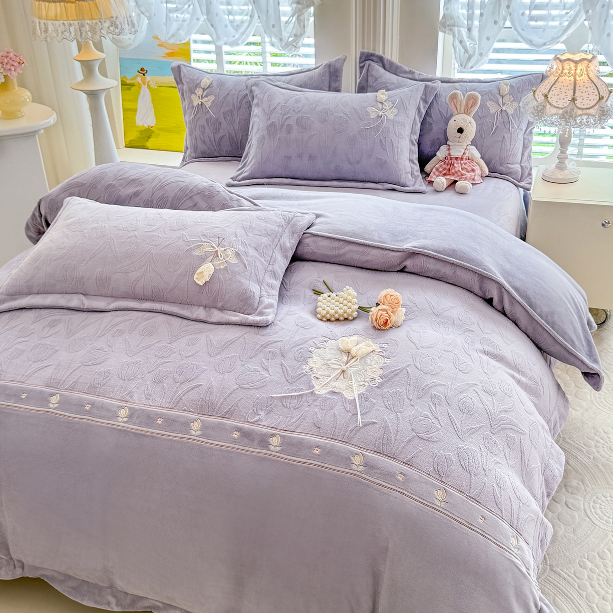 91家纺网 家纺一手货源 找家纺 艾唯希家纺 2025新款韩版全消光雕花绒工艺四件套牛奶绒-郁金之恋 郁金之恋-紫