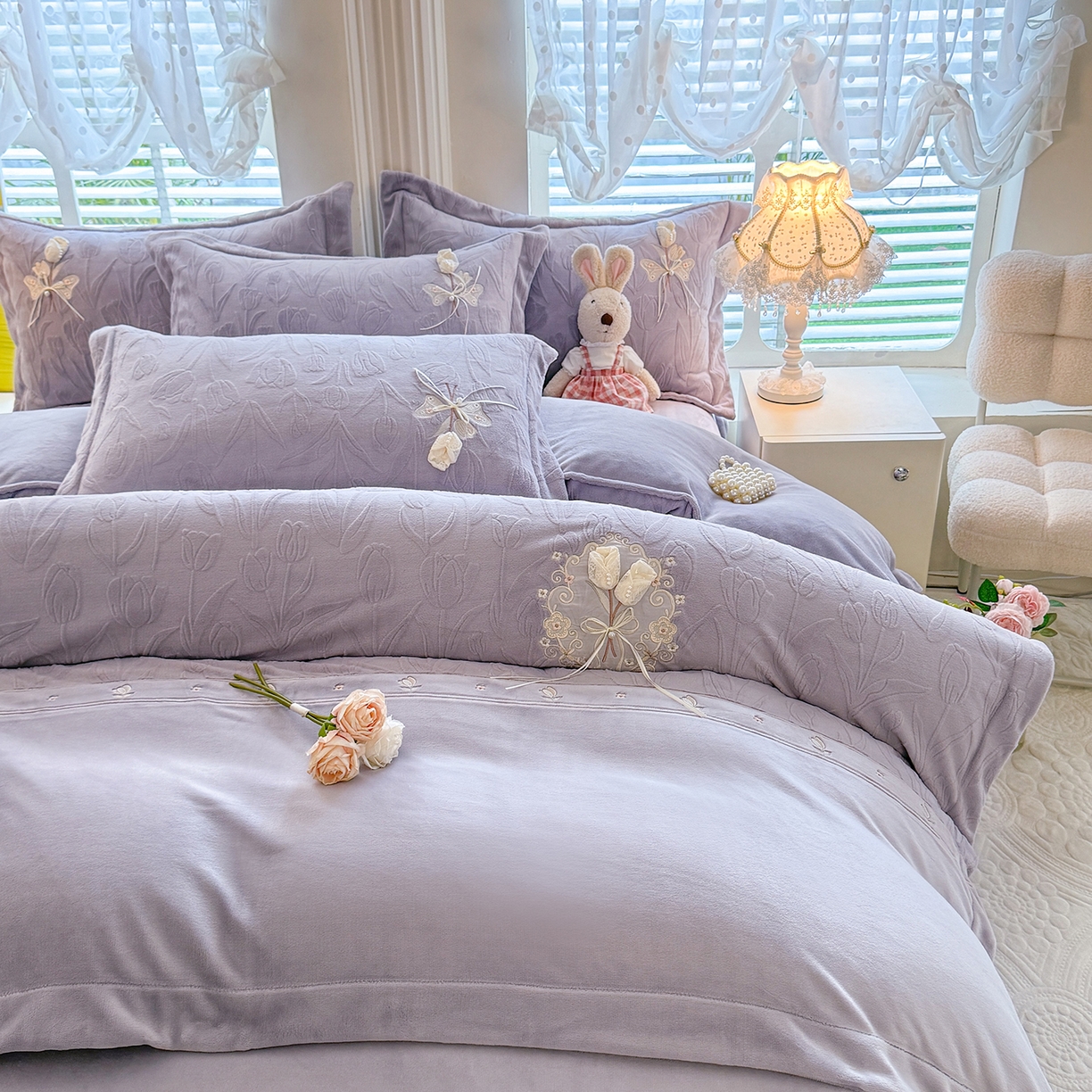 91家纺网 家纺一手货源 找家纺 艾唯希家纺 2025新款韩版全消光雕花绒工艺四件套牛奶绒-郁金之恋 郁金之恋-紫