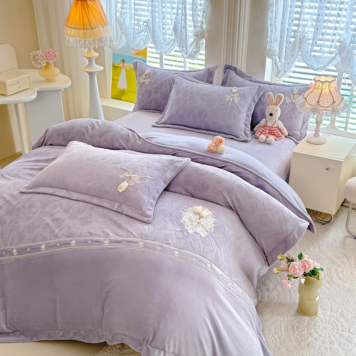 91家纺网 家纺一手货源 找家纺 艾唯希家纺 2025新款韩版全消光雕花绒工艺四件套牛奶绒-郁金之恋 郁金之恋-紫