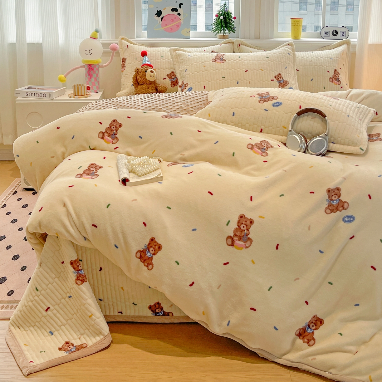 91家纺网 家纺一手货源 找家纺 元熙 2025新款印花小清新韩国绒牛奶绒豆豆床盖四件套 芝士小熊