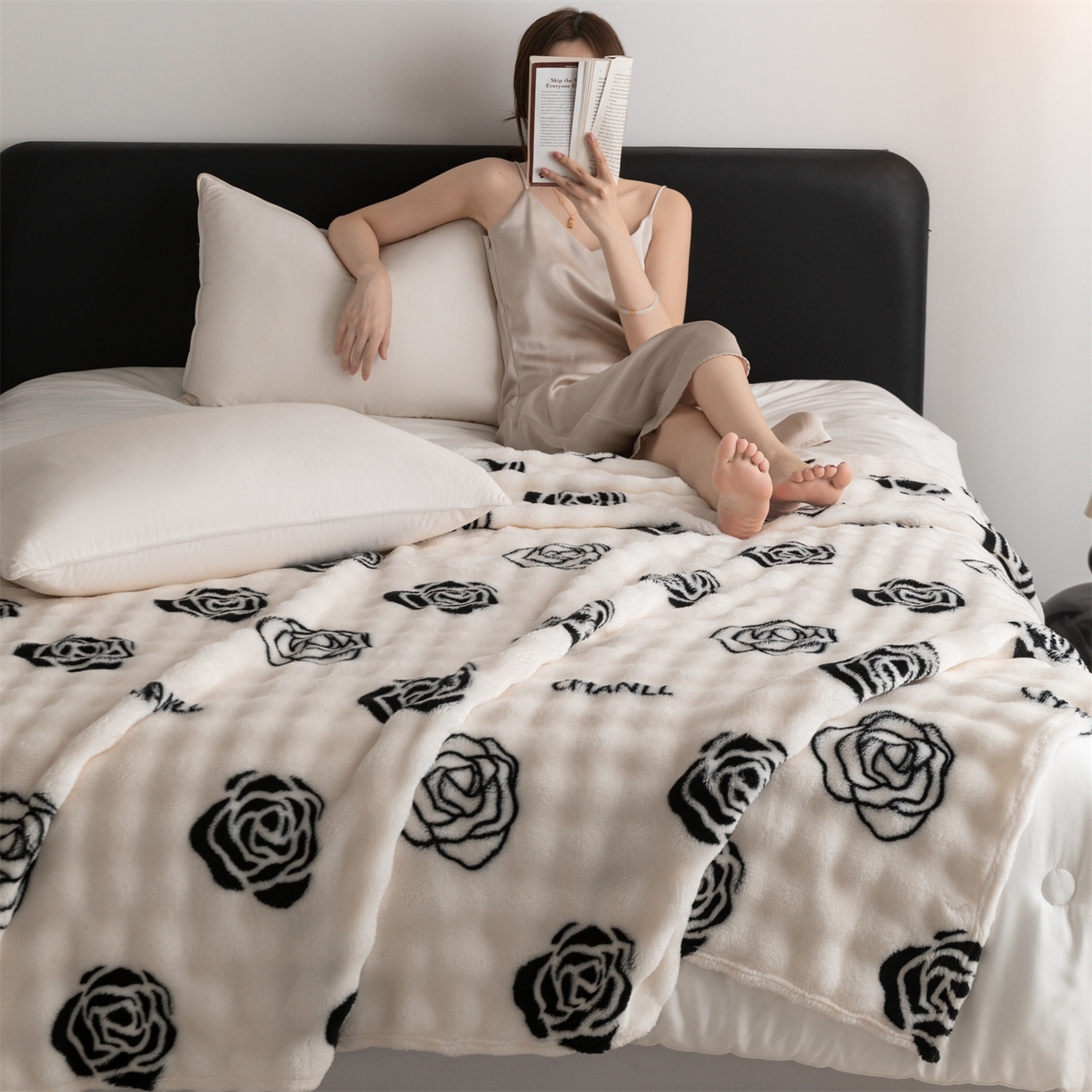 91家纺网 家纺一手货源 找家纺 （总）安琪家纺 2025新款爆品temu希音TK350g山茶花仿兔毛绒毯休闲大泡泡毯跨境外贸出口 