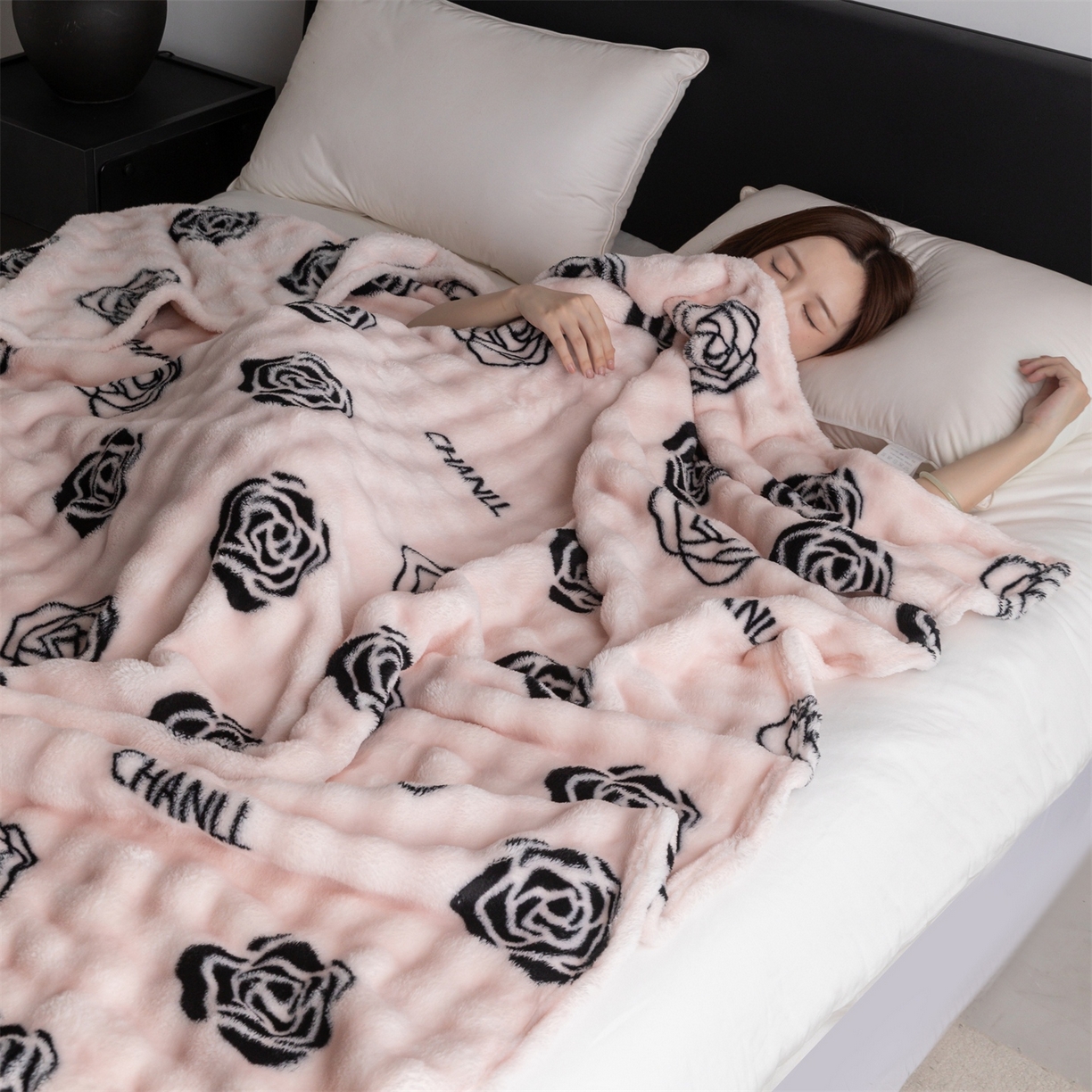 91家纺网 家纺一手货源 找家纺 安琪家纺 2025新款爆品temu希音TK350g山茶花仿兔毛绒毯休闲大泡泡毯跨境外贸出口  山茶花-粉