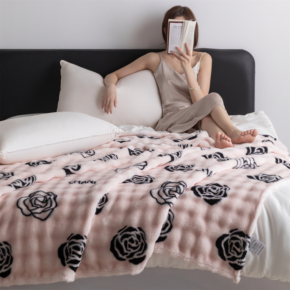 91家纺网 家纺一手货源 找家纺 安琪家纺 2025新款爆品temu希音TK350g山茶花仿兔毛绒毯休闲大泡泡毯跨境外贸出口  山茶花-粉