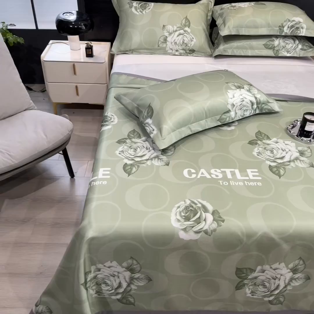 91家纺网 家纺一手货源 找家纺 梵克保罗 2025新款冰丝凉席床单款凉席三件套 雨桐绿