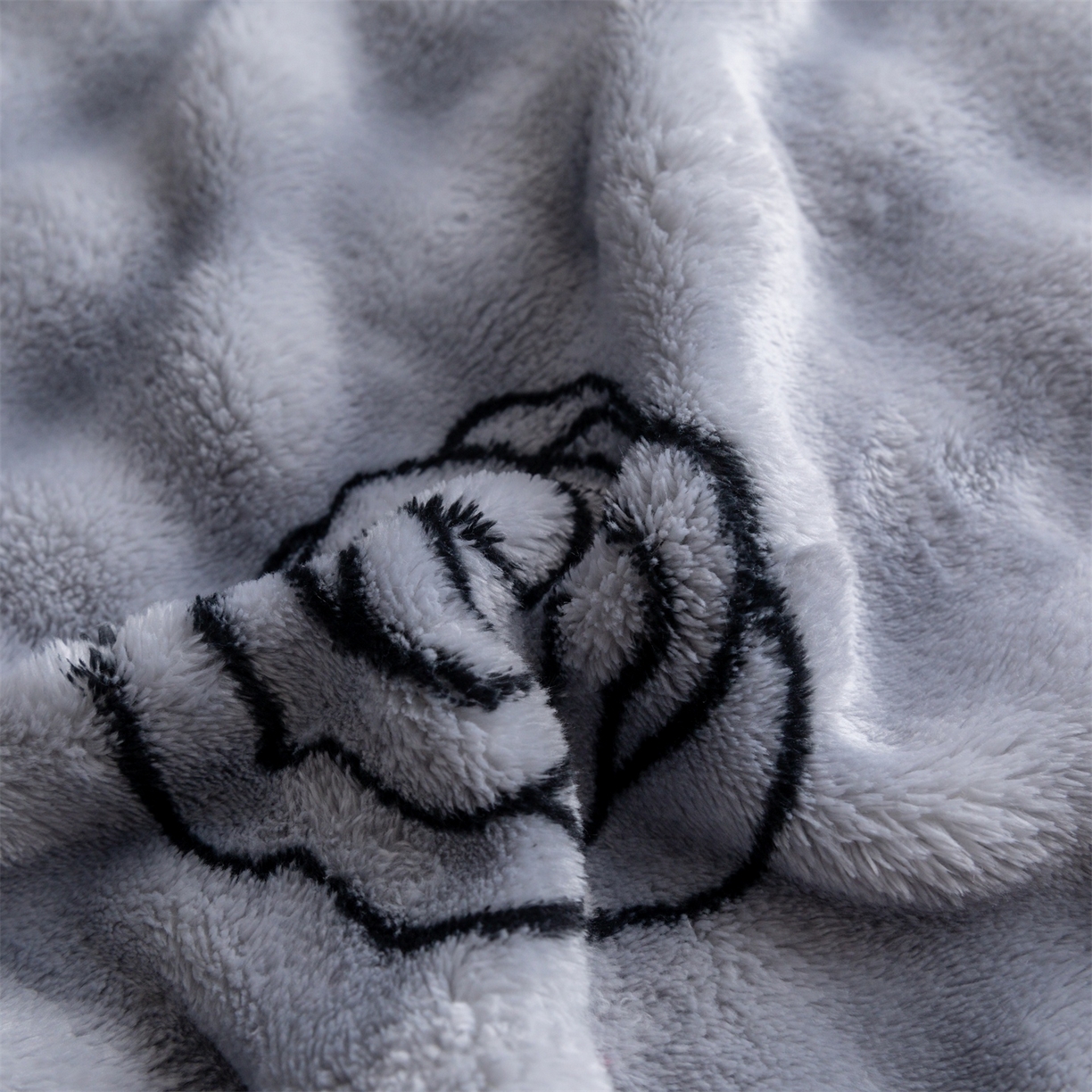 91家纺网 家纺一手货源 找家纺 安琪家纺 2025新款爆品temu希音TK350g山茶花仿兔毛绒毯休闲大泡泡毯跨境外贸出口  山茶花-灰