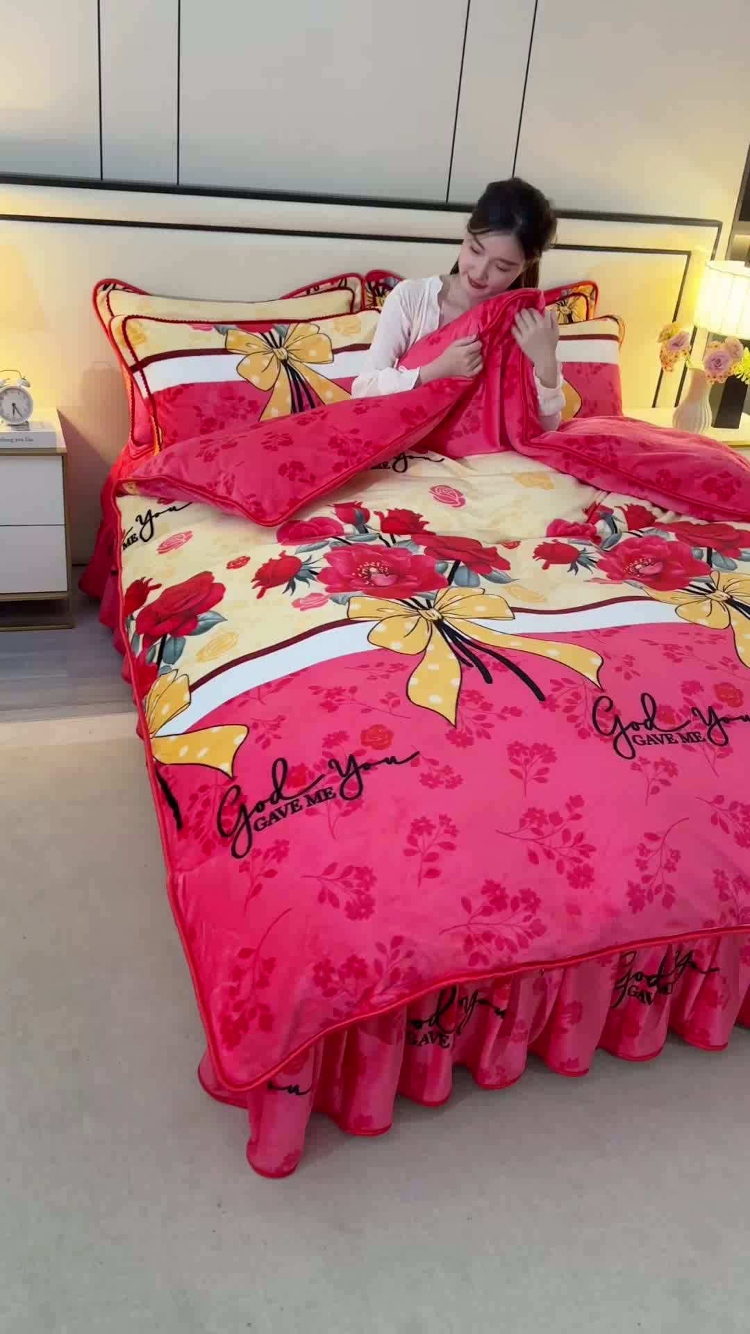 91家纺网 家纺一手货源 找家纺 雨洋2025新款加厚保暖8.5斤牛奶绒金貂婴儿绒四件套 玫瑰花语