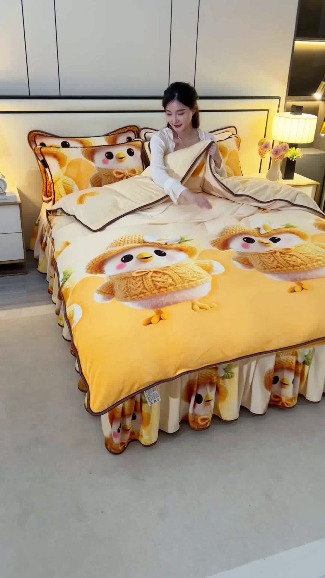 91家纺网 家纺一手货源 找家纺 雨洋2025新款加厚保暖8.5斤牛奶绒金貂婴儿绒四件套 萌萌鸡仔