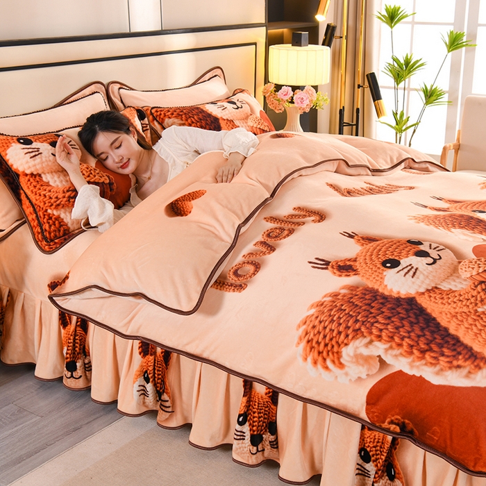 91家纺网 家纺一手货源 找家纺 雨洋2025新款加厚保暖8.5斤牛奶绒金貂婴儿绒四件套 三只松鼠