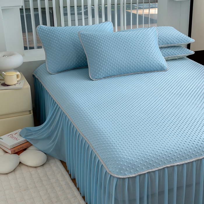 91家纺网 家纺一手货源 找家纺 梵克保罗 2025新款3D直播网红热款凉感丝冰豆豆三明治复合床裙款凉席三件套 天空蓝